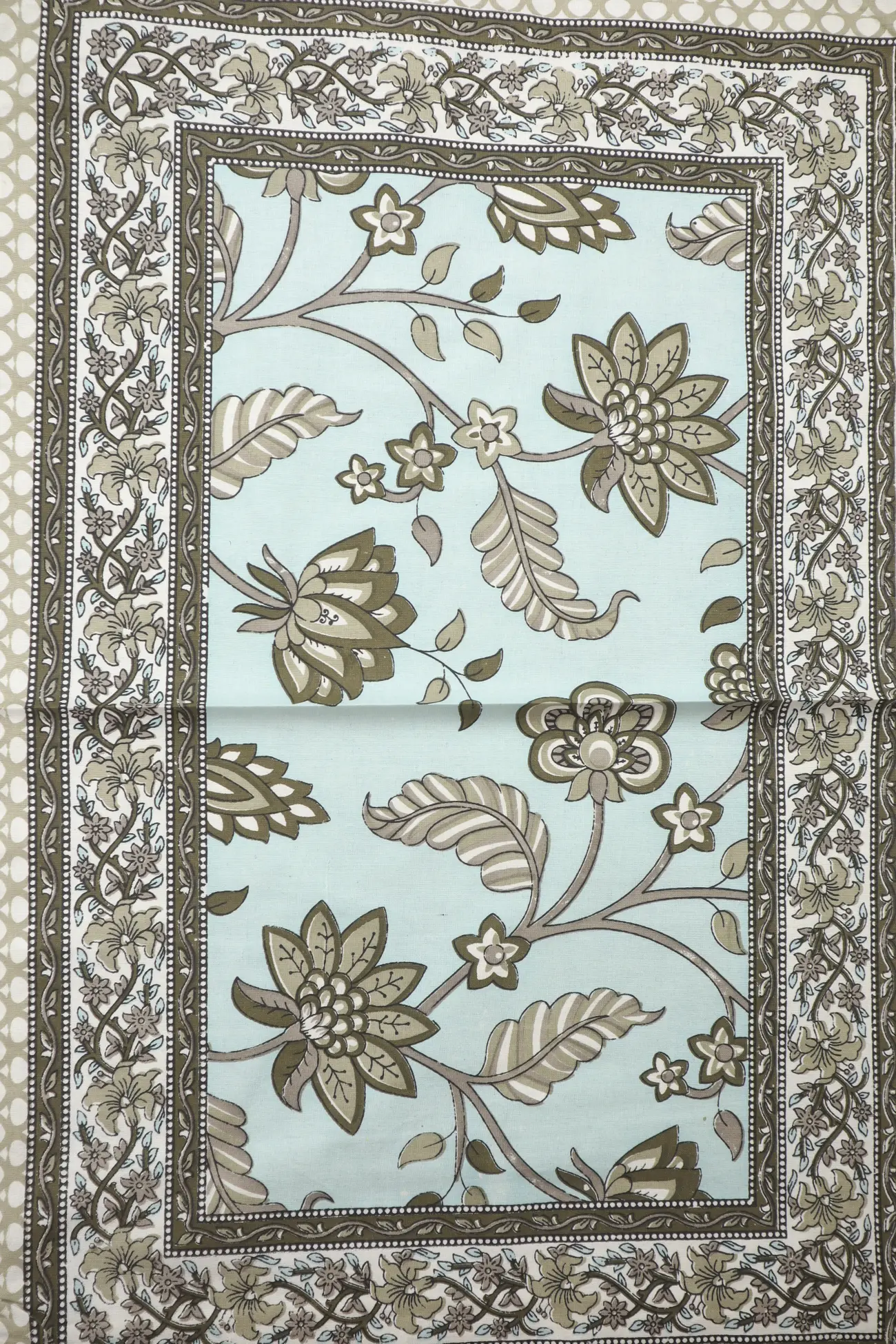 sky-blue-flower-bedspread-bp000120-c