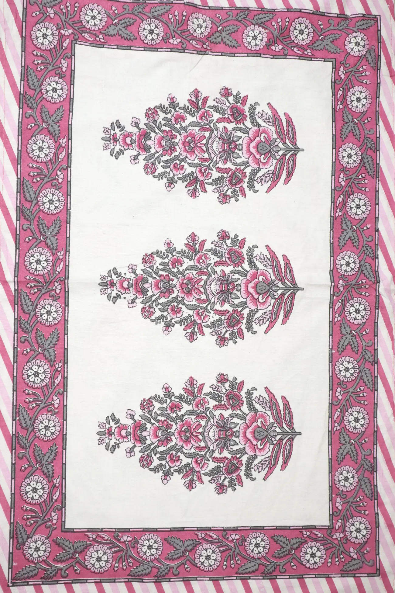 pink-flower-bedspread-bp000134-d