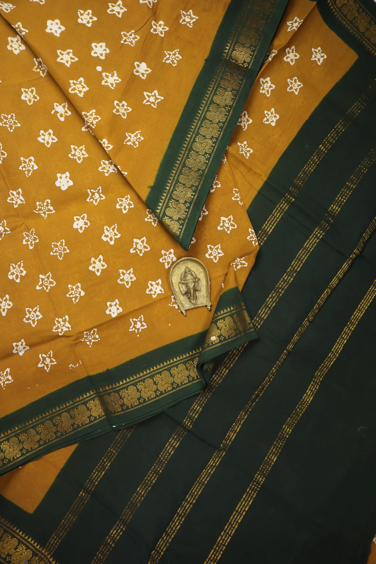 brown-flower-madurai-sungudi-saree-ss006326-a