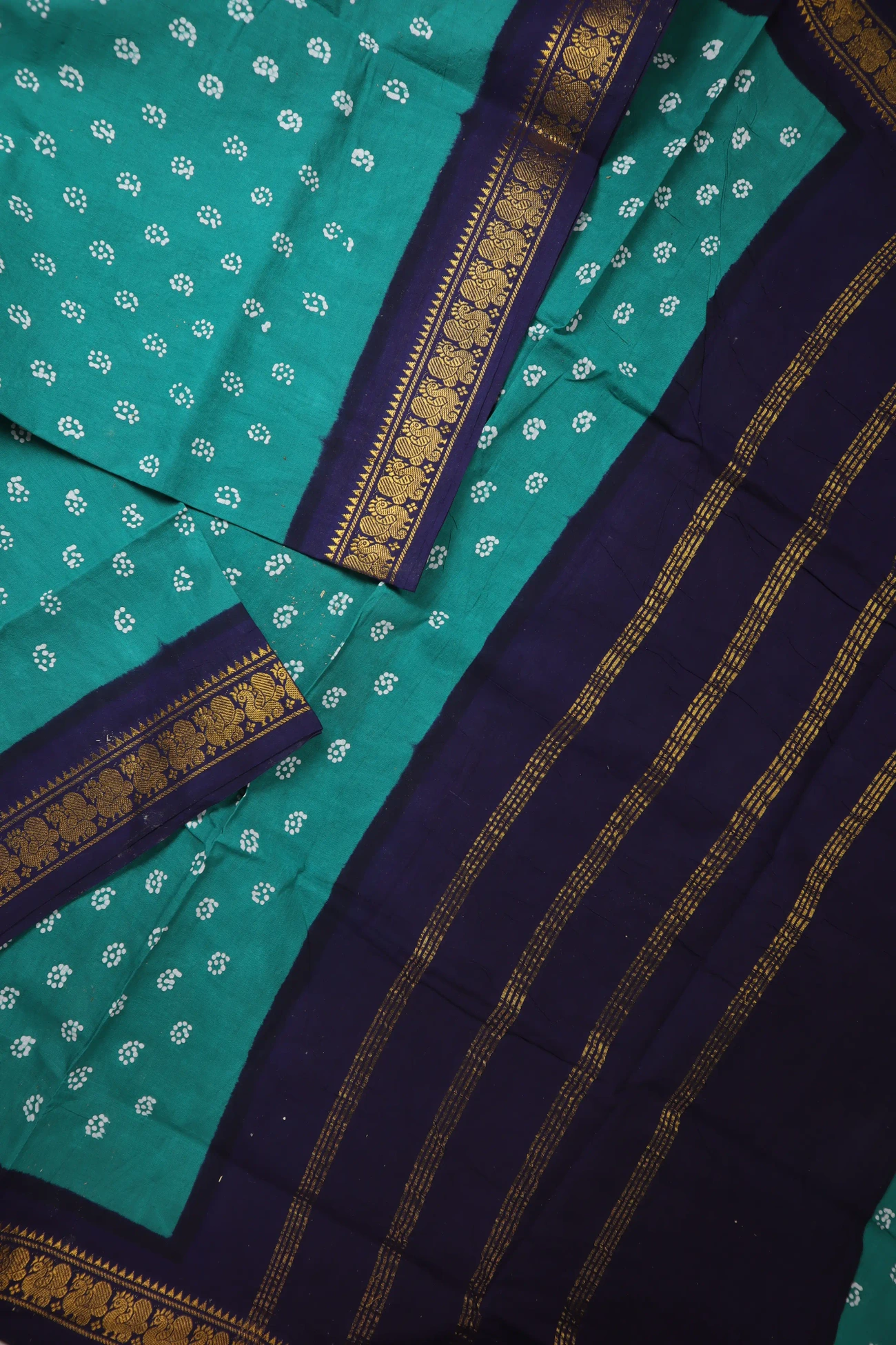 green-buttas-madurai-sungudi-saree-ss006351-b