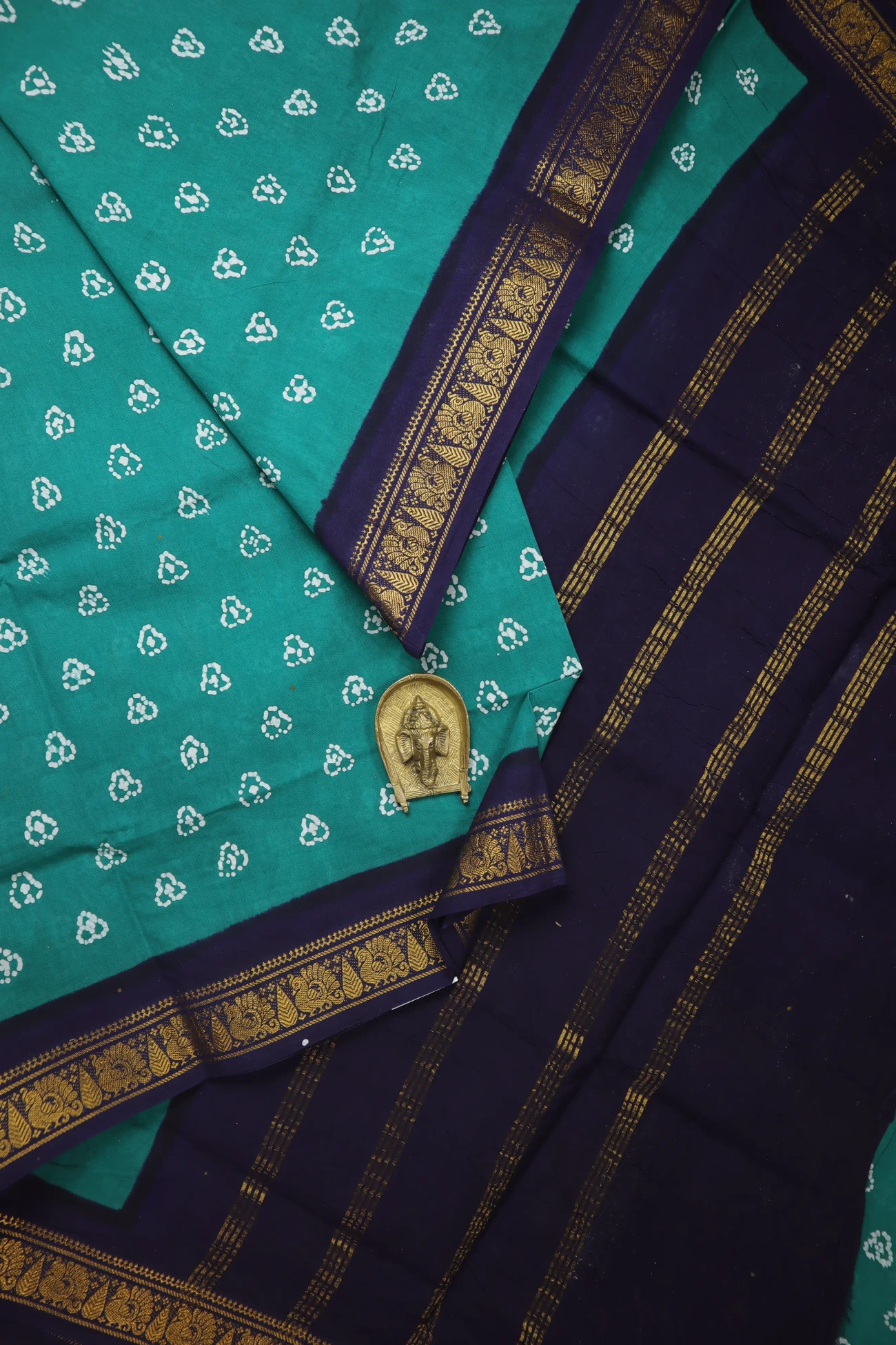 light-green-peacock-madurai-sungudi-saree-ss006341-a