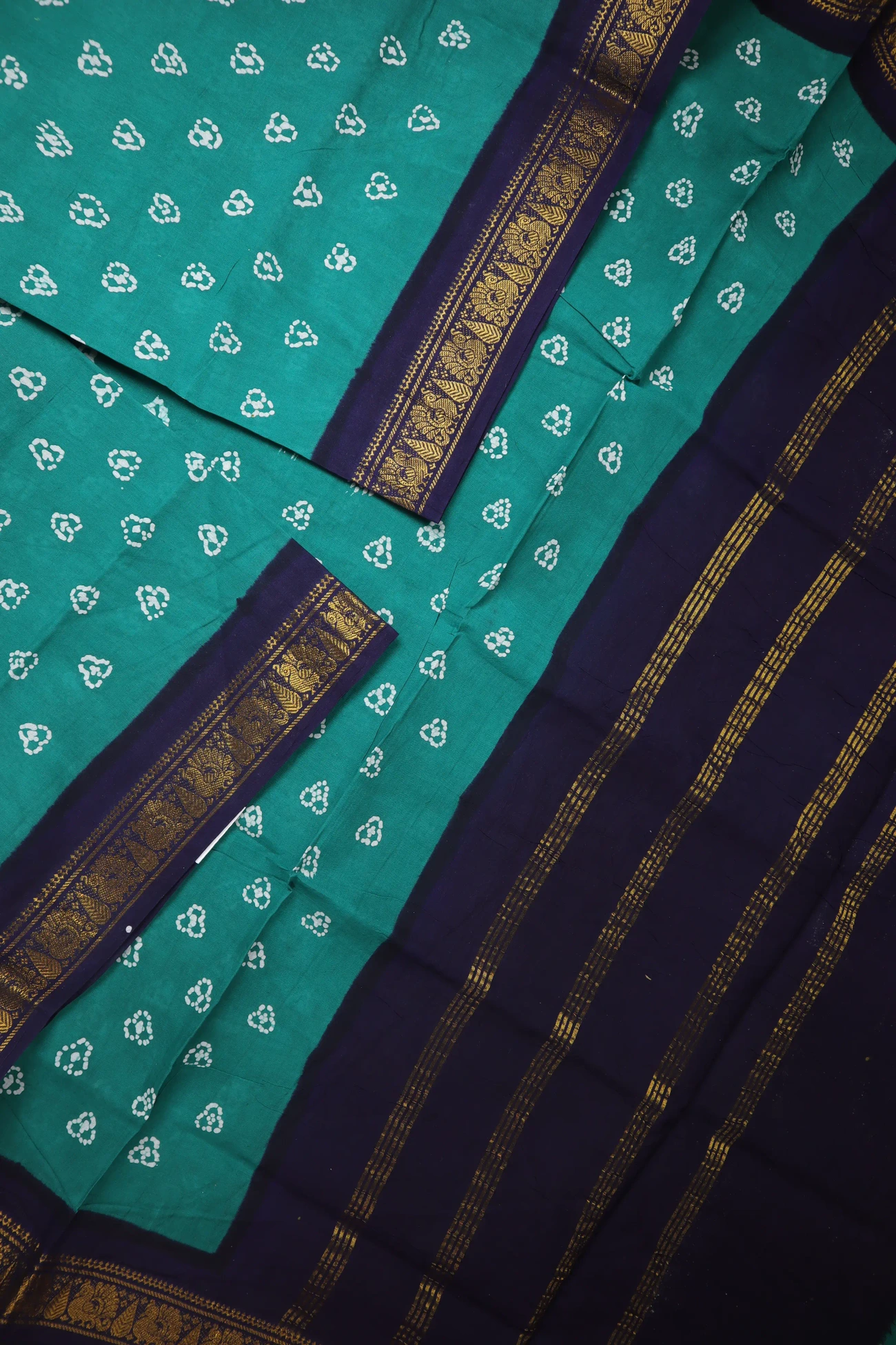 light-green-peacock-madurai-sungudi-saree-ss006341-b