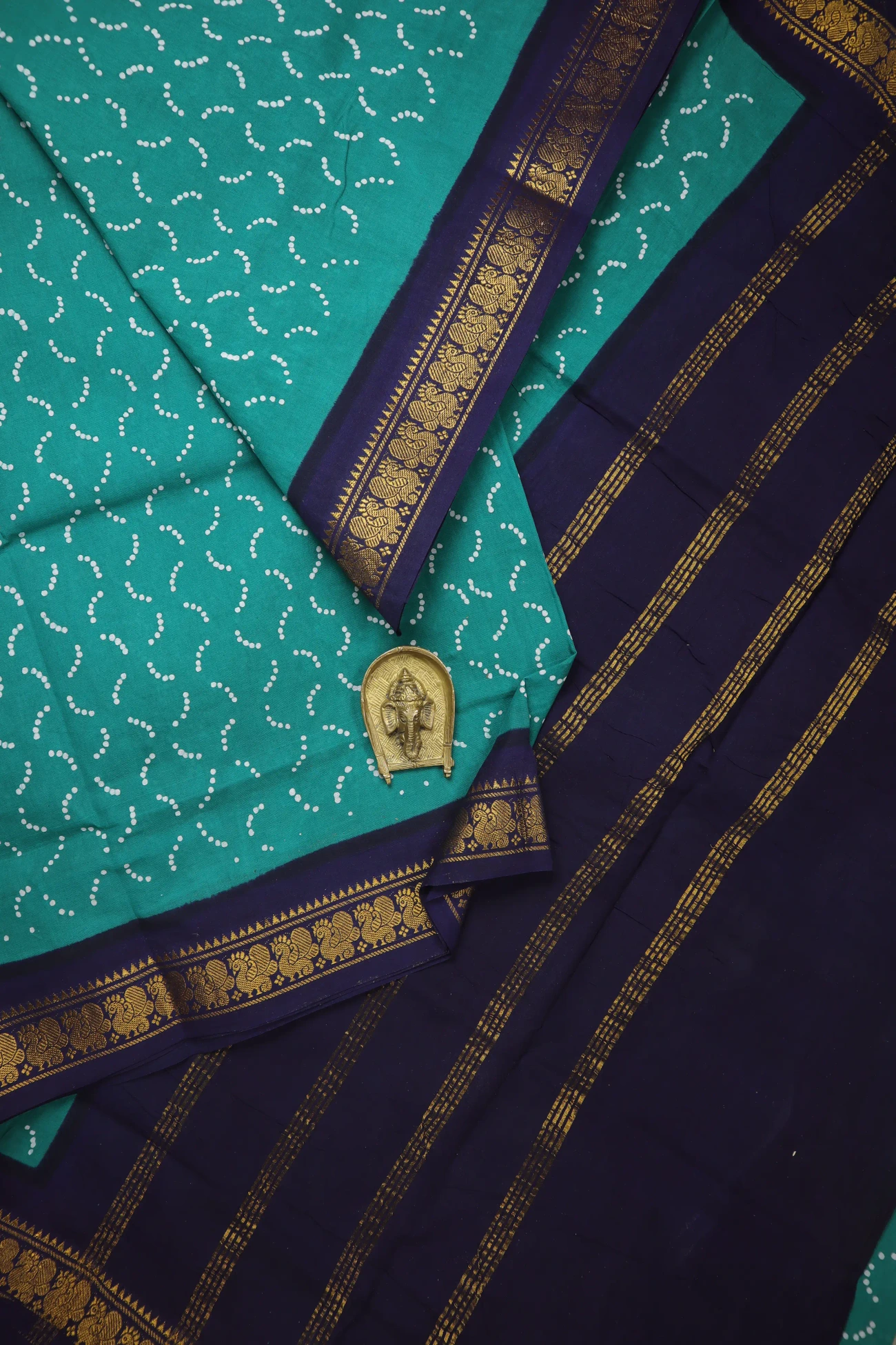 teal-buttas-madurai-sungudi-saree-ss006339-a