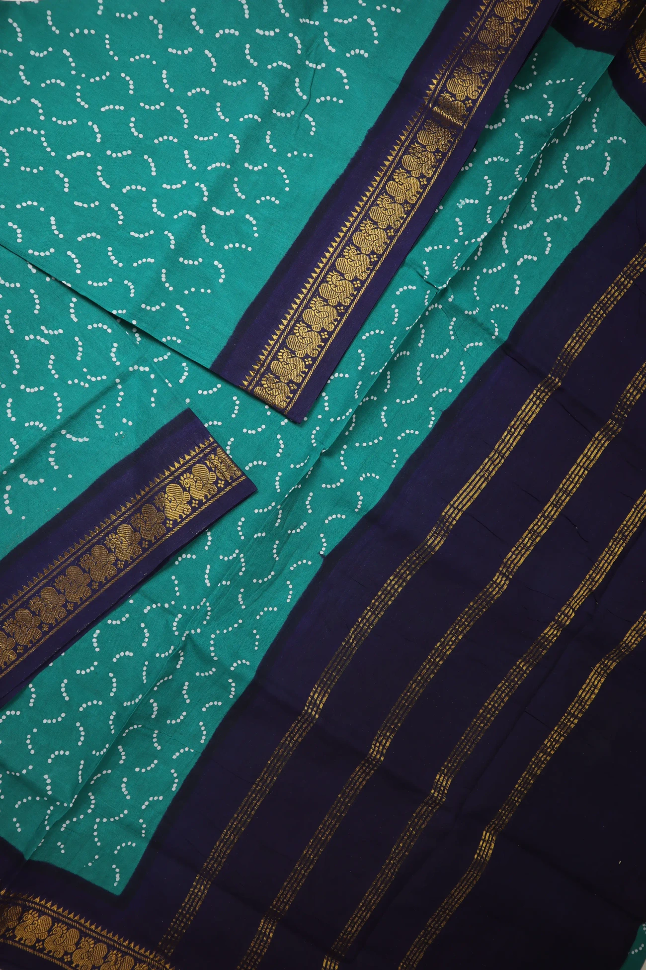 teal-buttas-madurai-sungudi-saree-ss006339-b