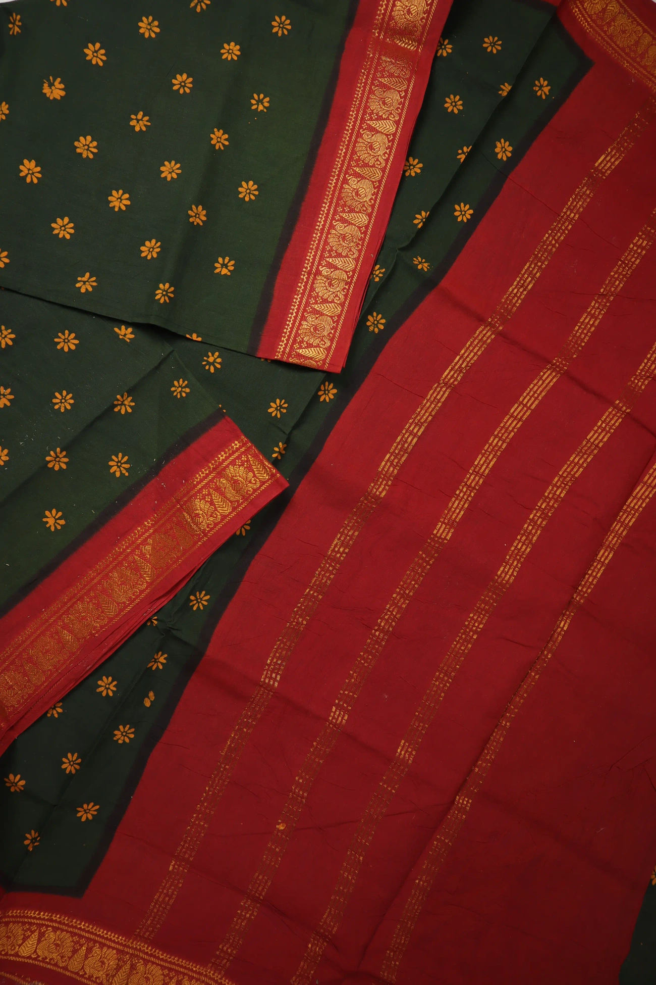 dark-green-flower-madurai-sungudi-saree-ss006346-b