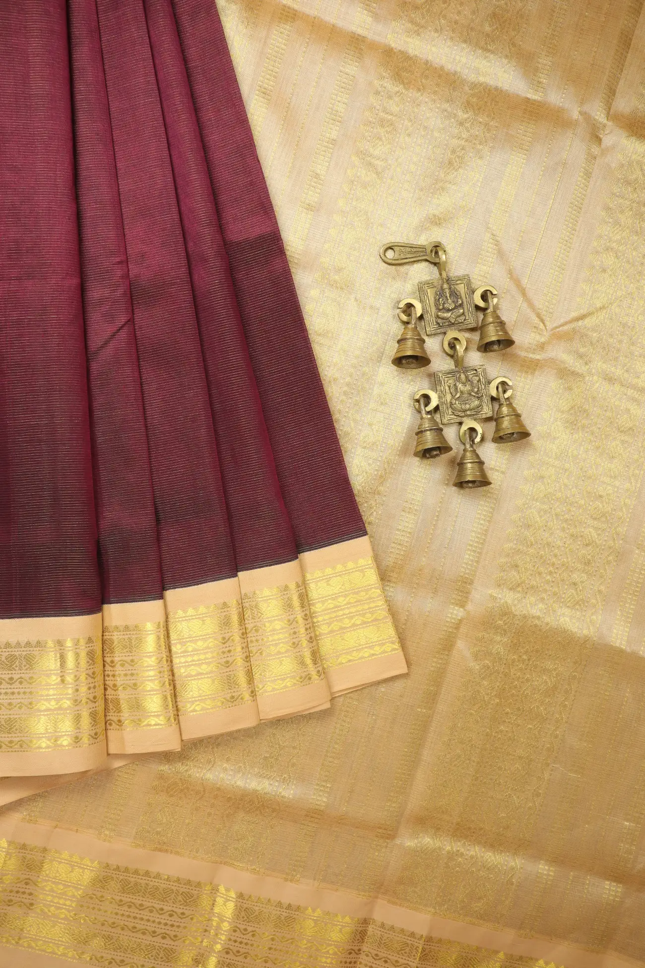 maroon-vaira-oosi-diamond-needle-cotton-silk-saree-sc003046-a