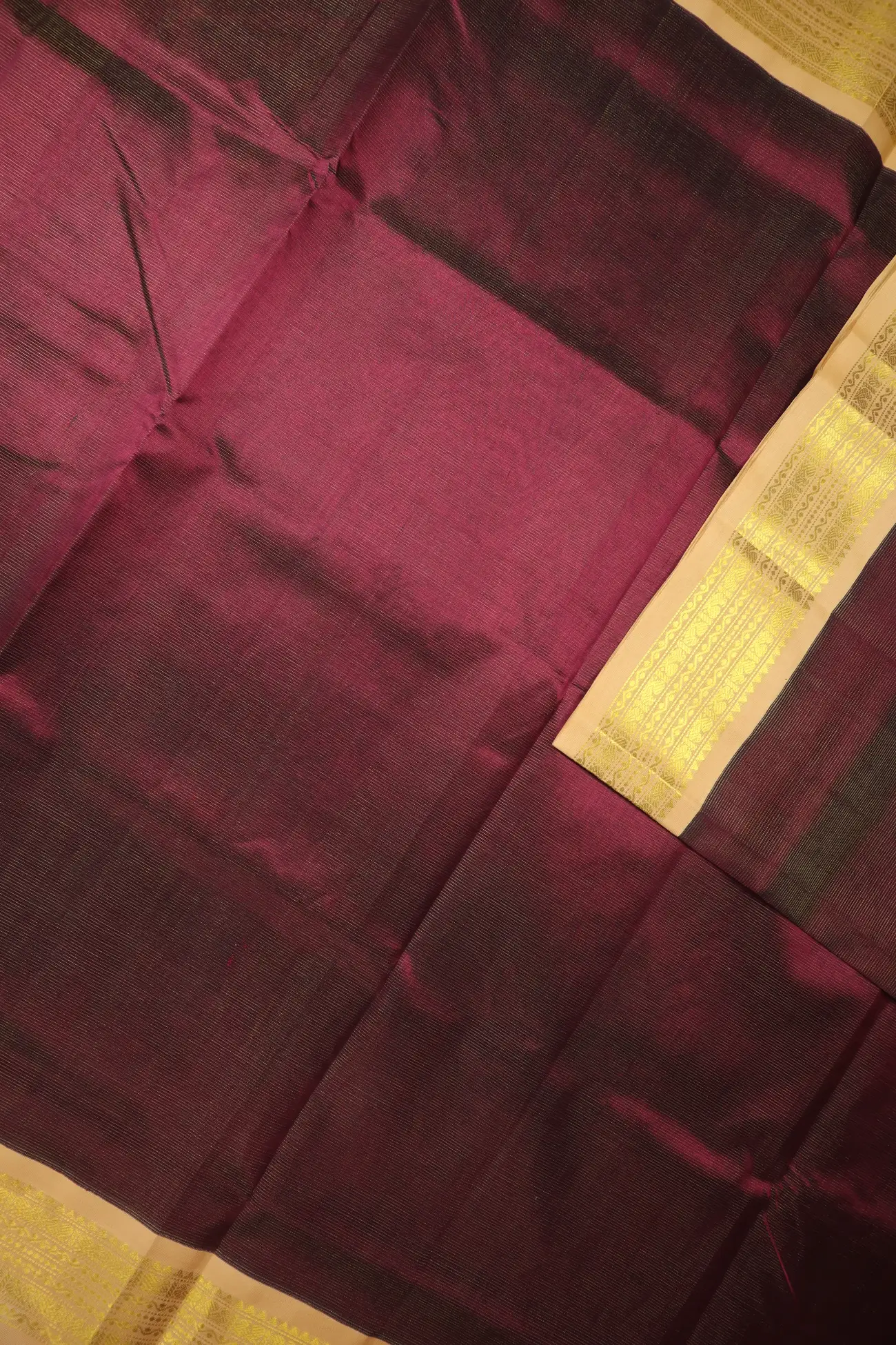 maroon-vaira-oosi-diamond-needle-cotton-silk-saree-sc003046-d