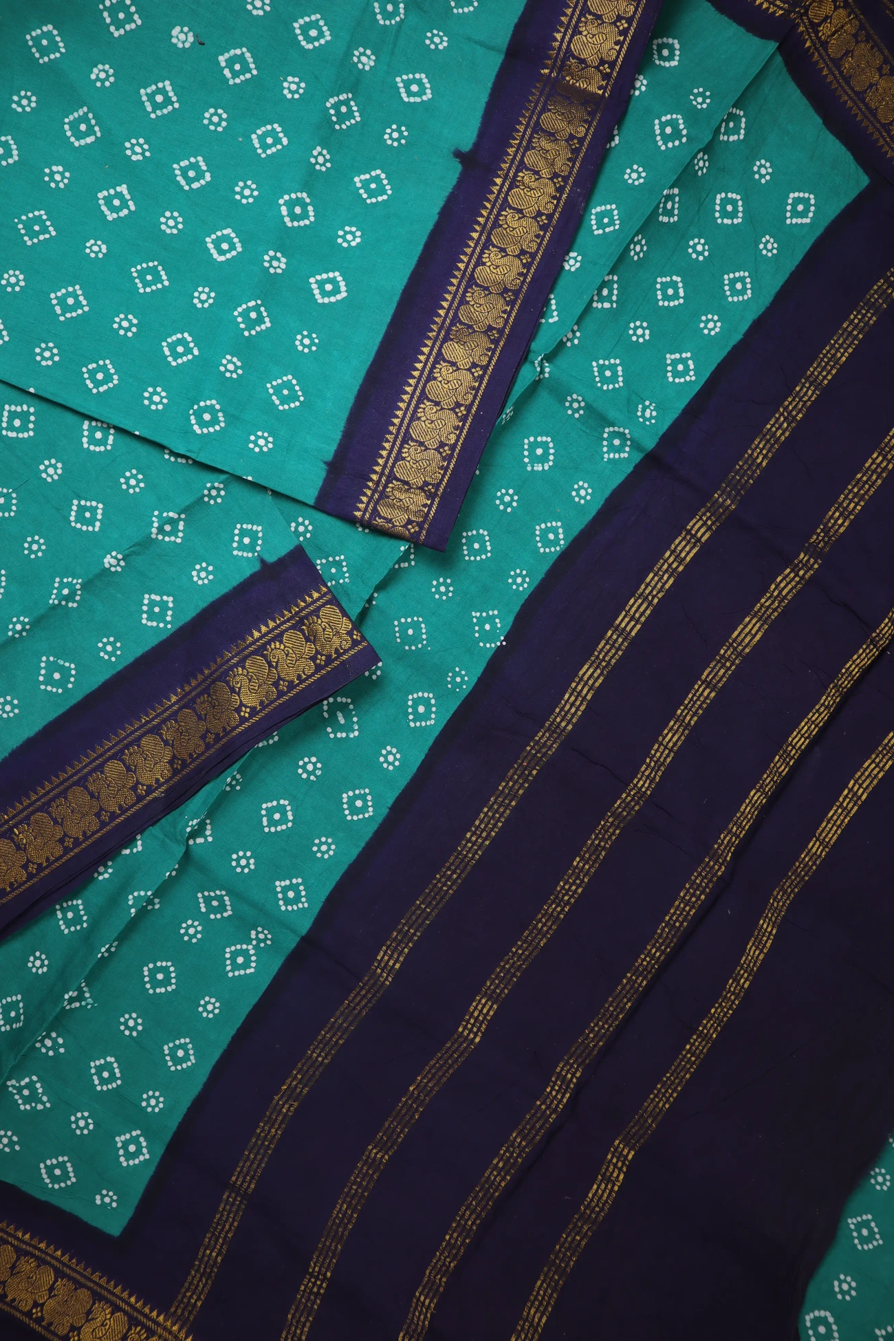 teal-peacock-madurai-sungudi-saree-ss006340-b