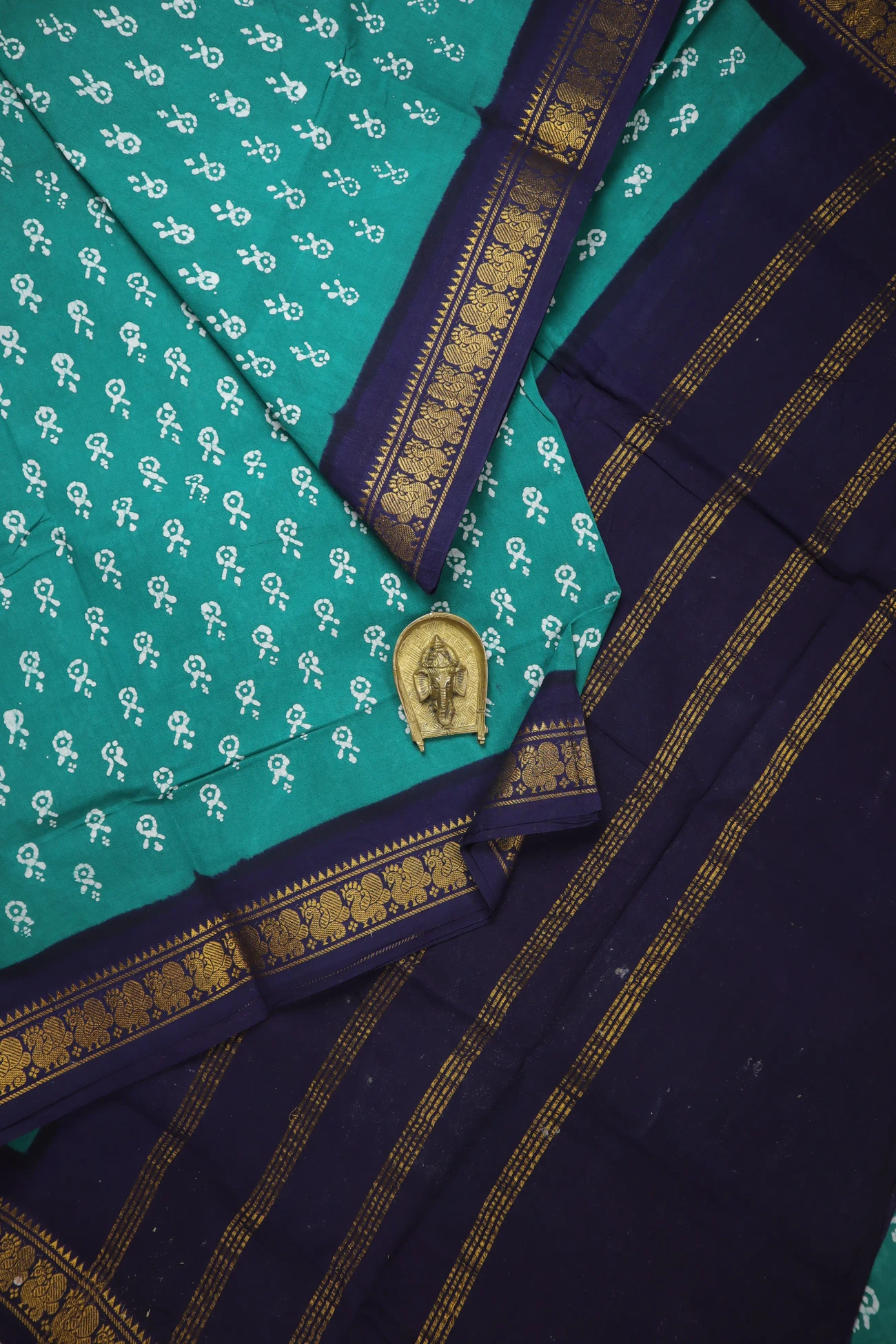 green-peacock-madurai-sungudi-saree-ss006332-a