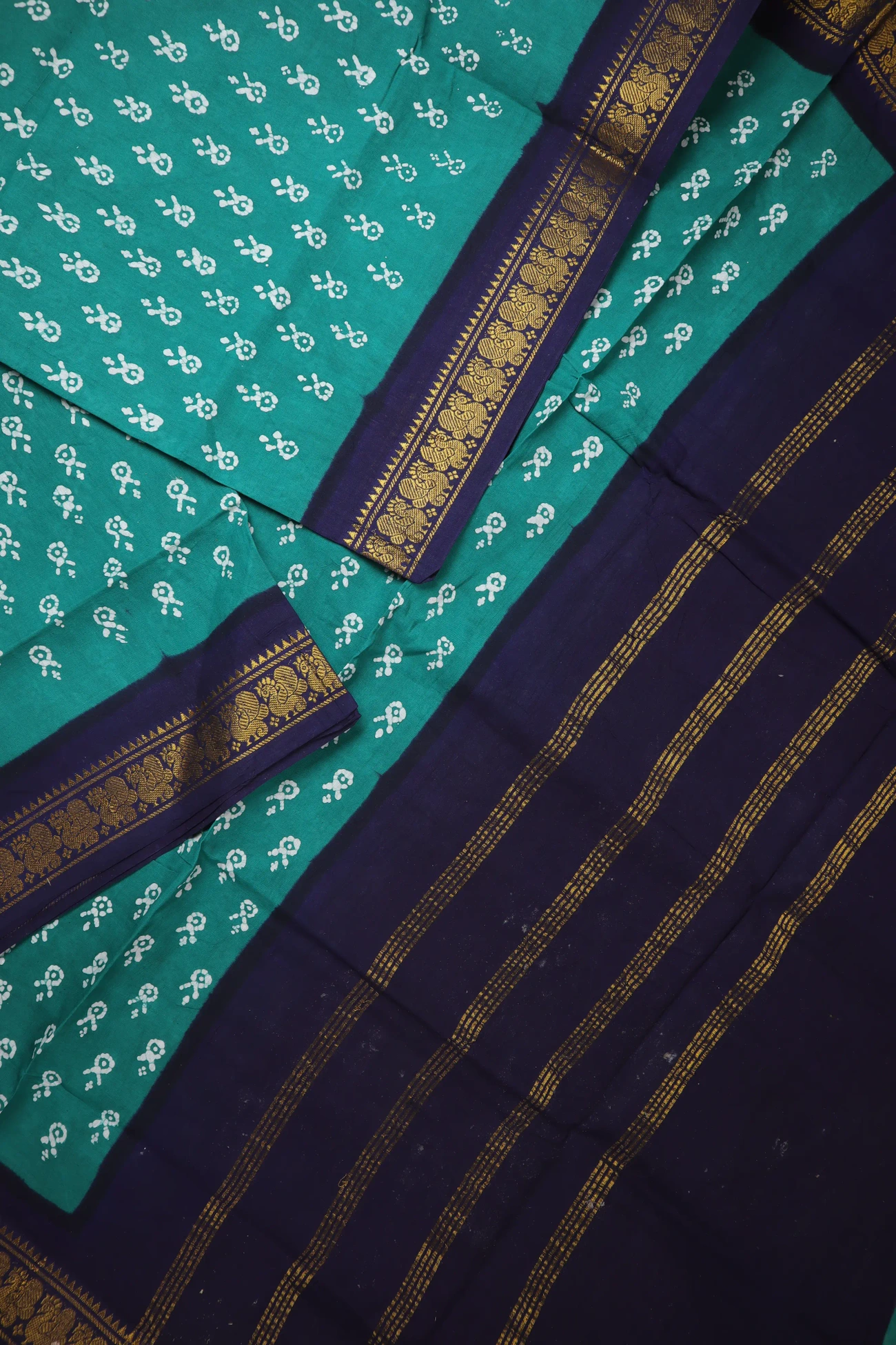 green-peacock-madurai-sungudi-saree-ss006332-b
