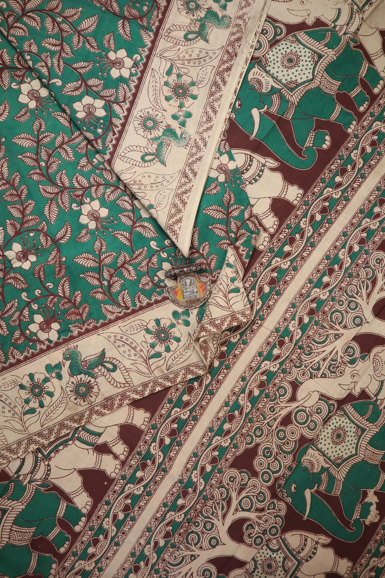 green-peacock-kalamkari-saree-kk001326-a