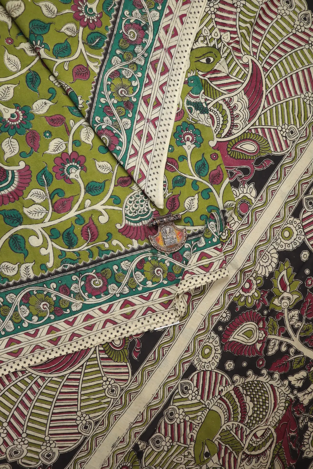 green-peacock-kalamkari-saree-kk001337-a