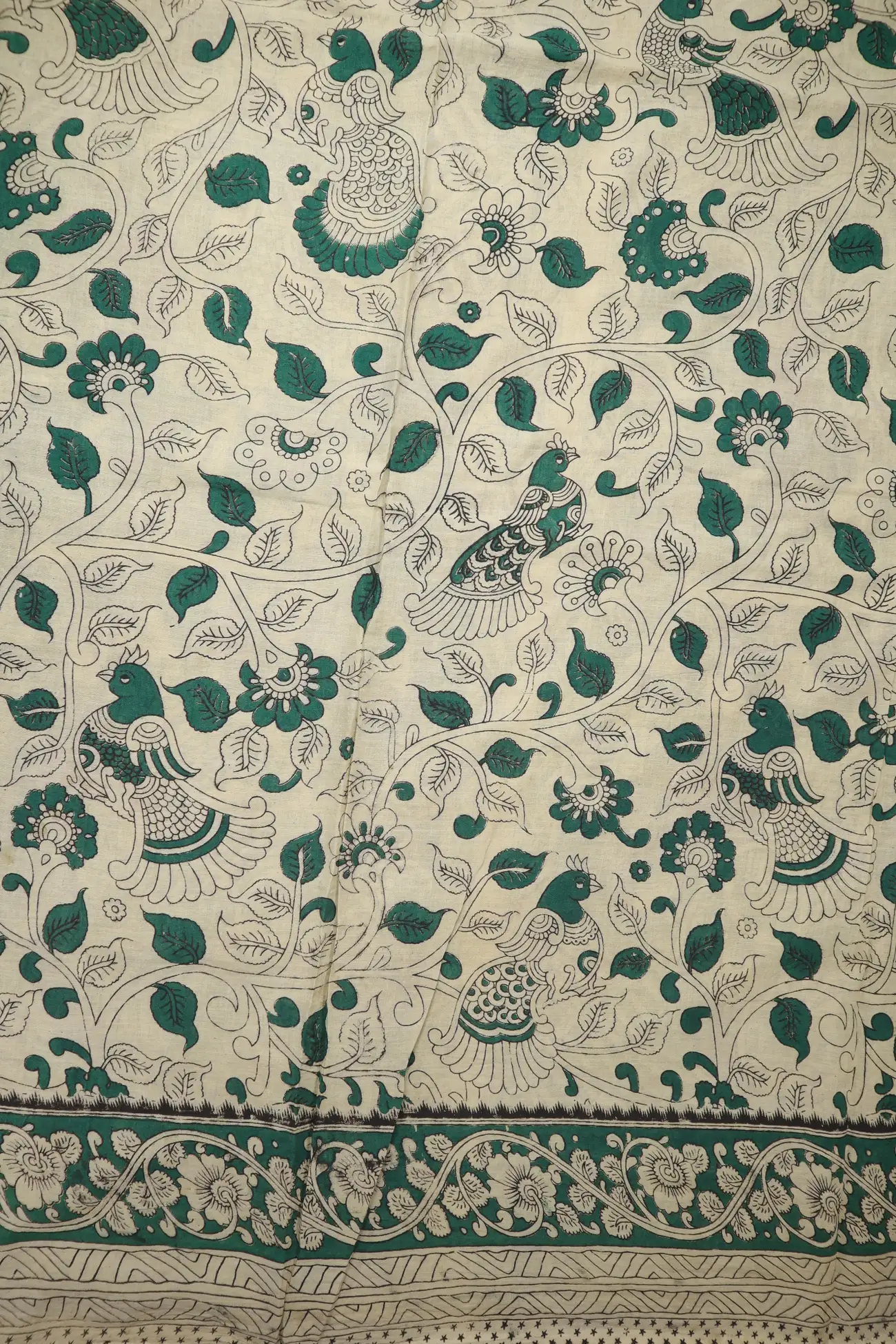 green-peacock-kalamkari-saree-kk001337-d