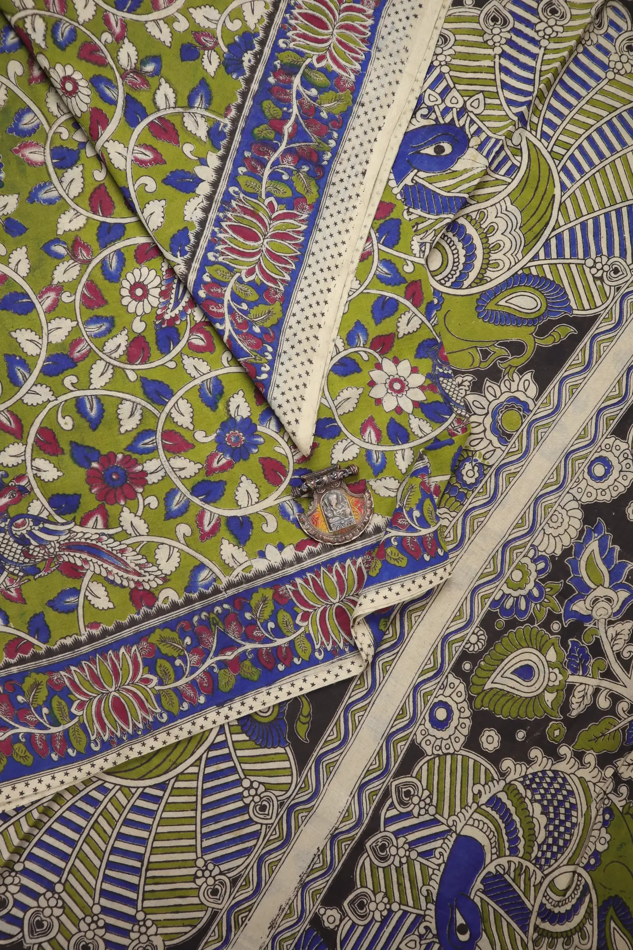 light-green-annapakshi-flower-kalamkari-saree-kk001308-a