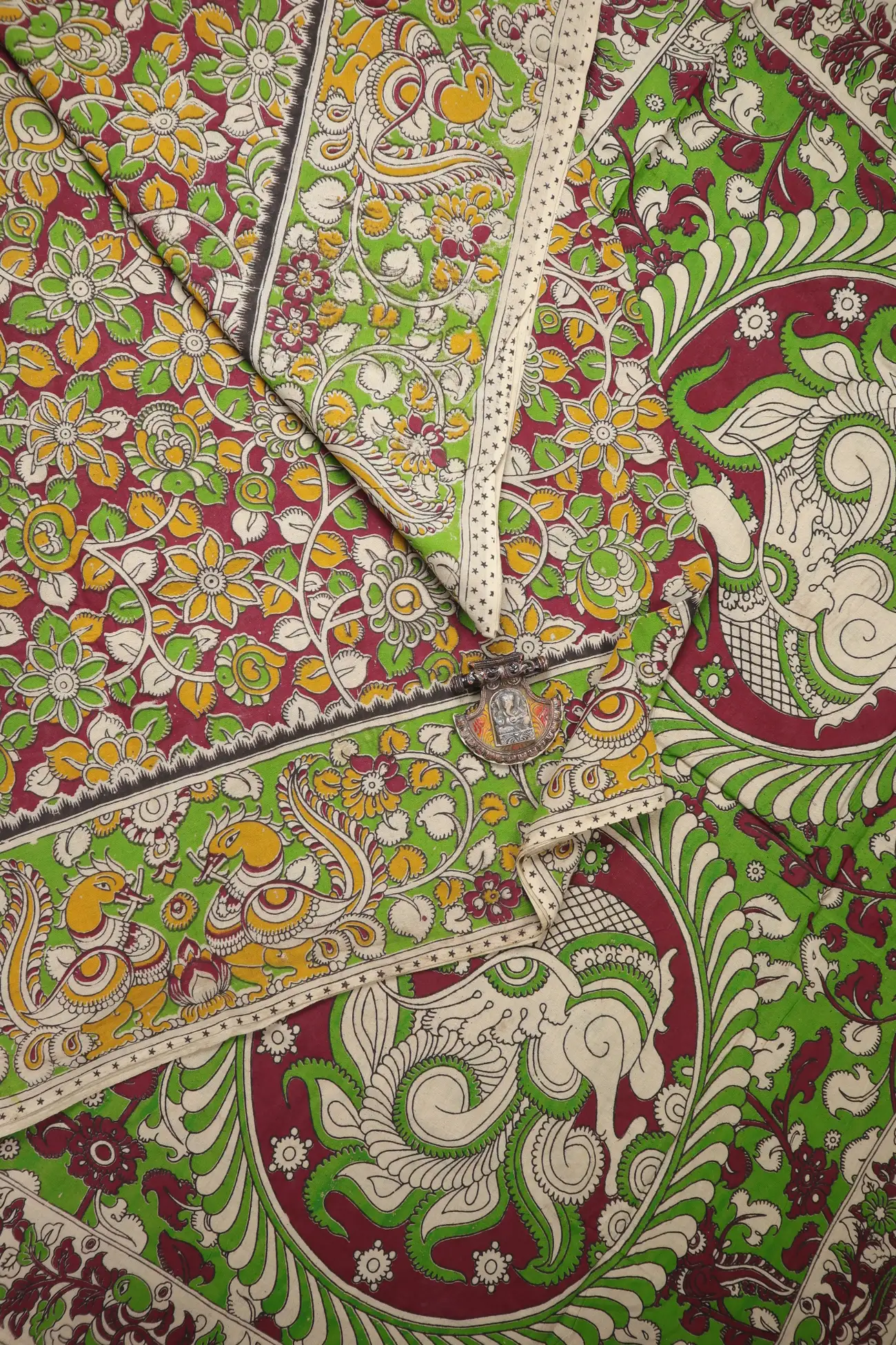 magenta-flower-peacock-kalamkari-saree-kk001341-a