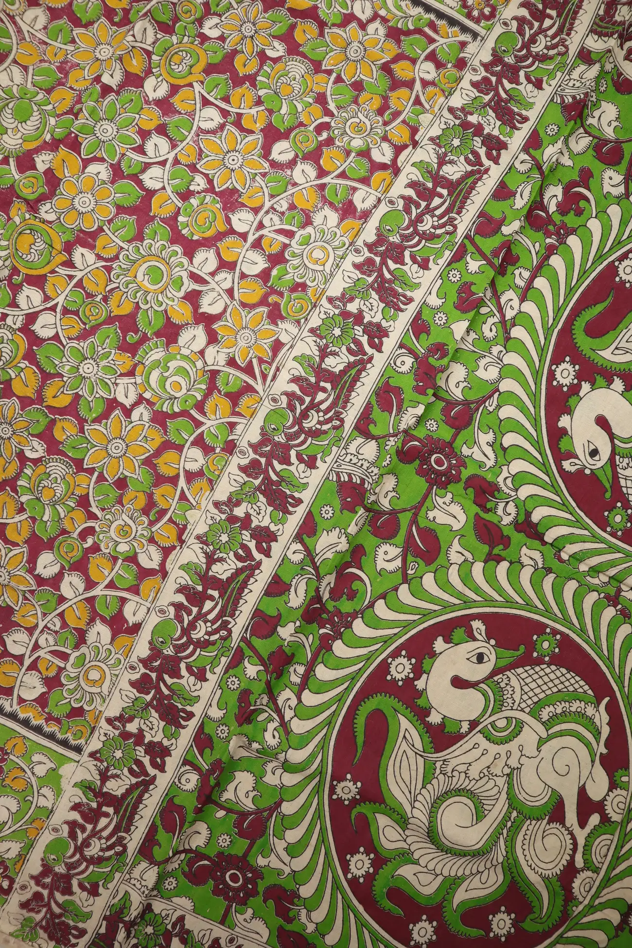 magenta-flower-peacock-kalamkari-saree-kk001341-c