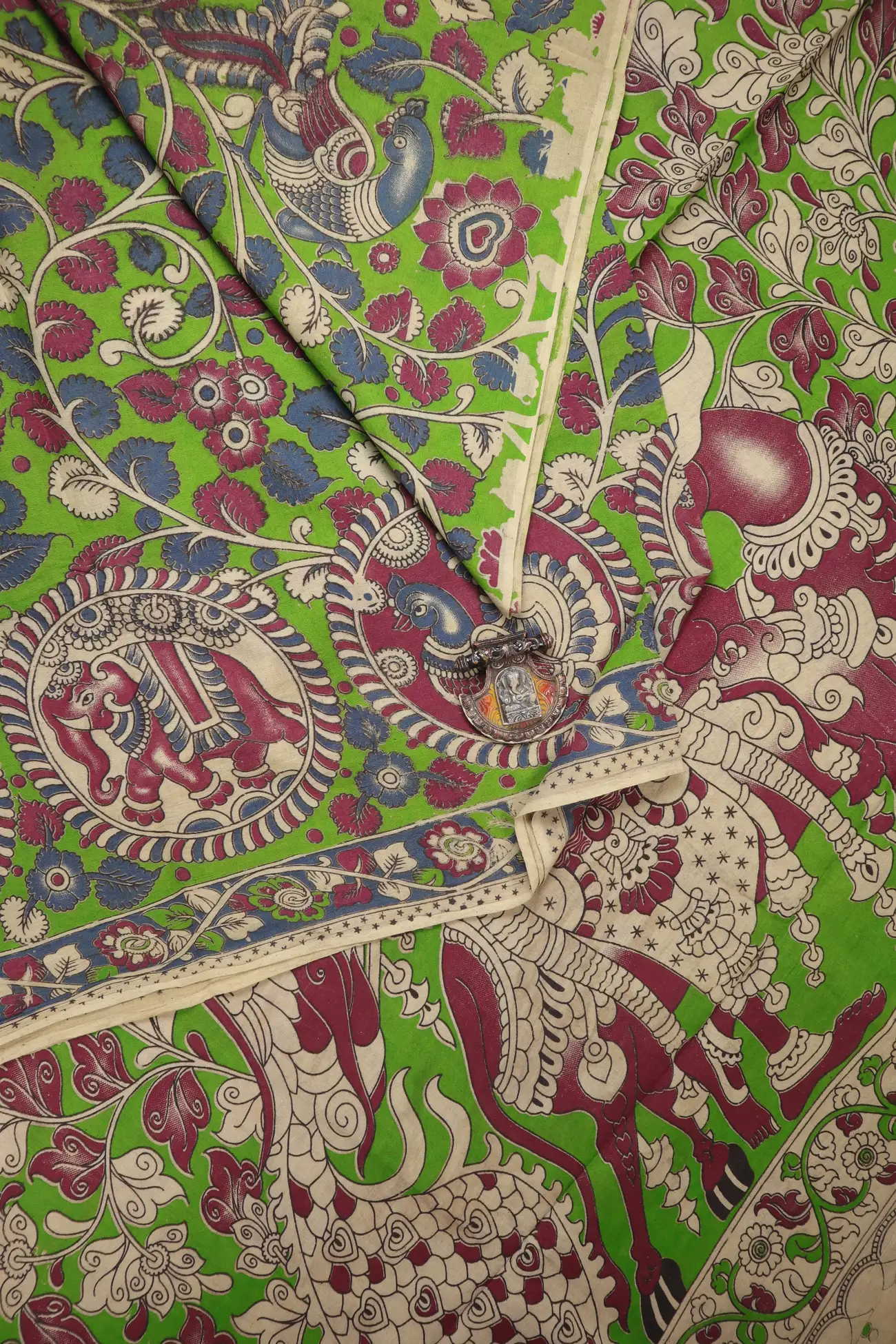 green-elephant-peacock-kalamkari-saree-kk001366-a