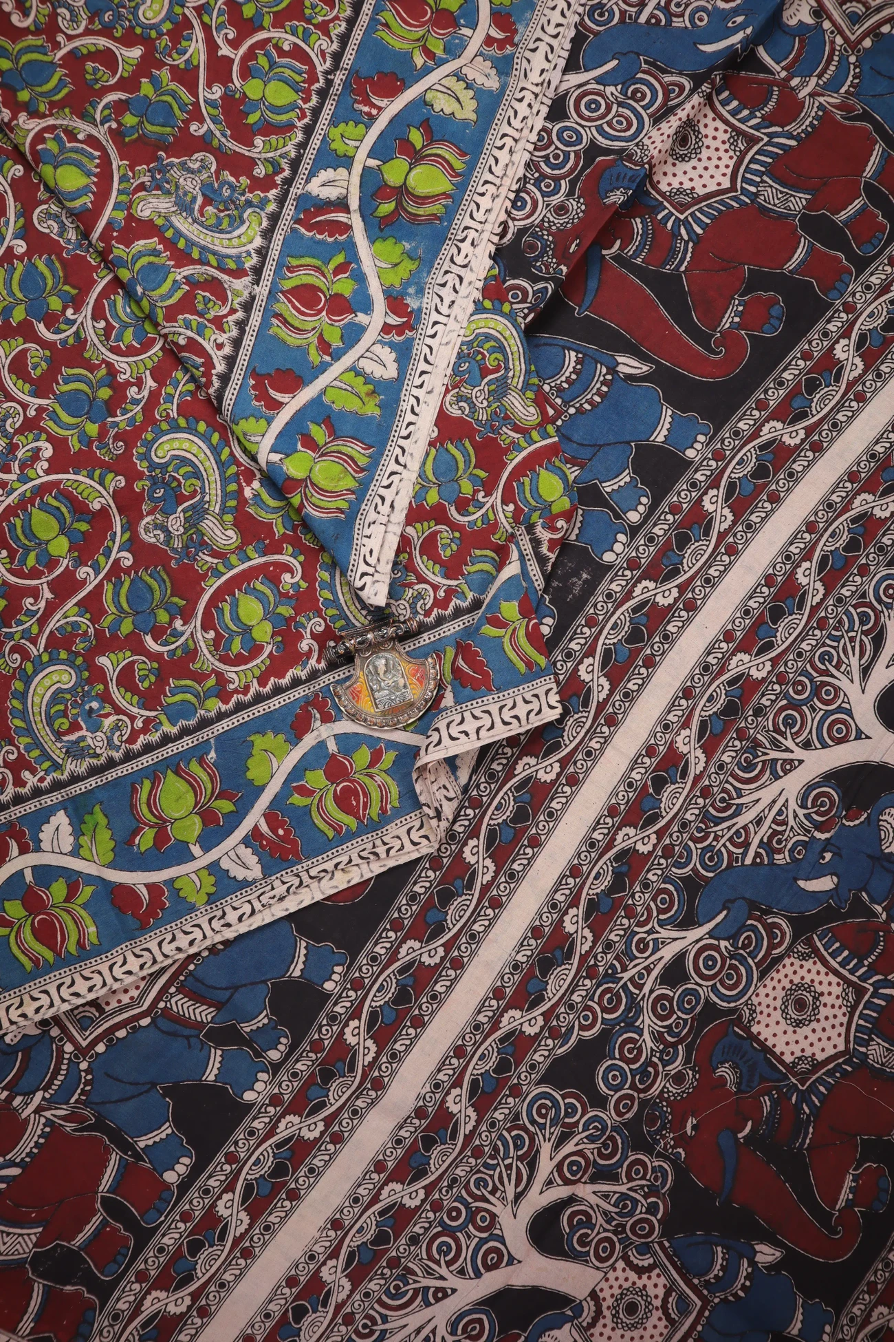 maroon-flower-kalamkari-saree-kk001405-a