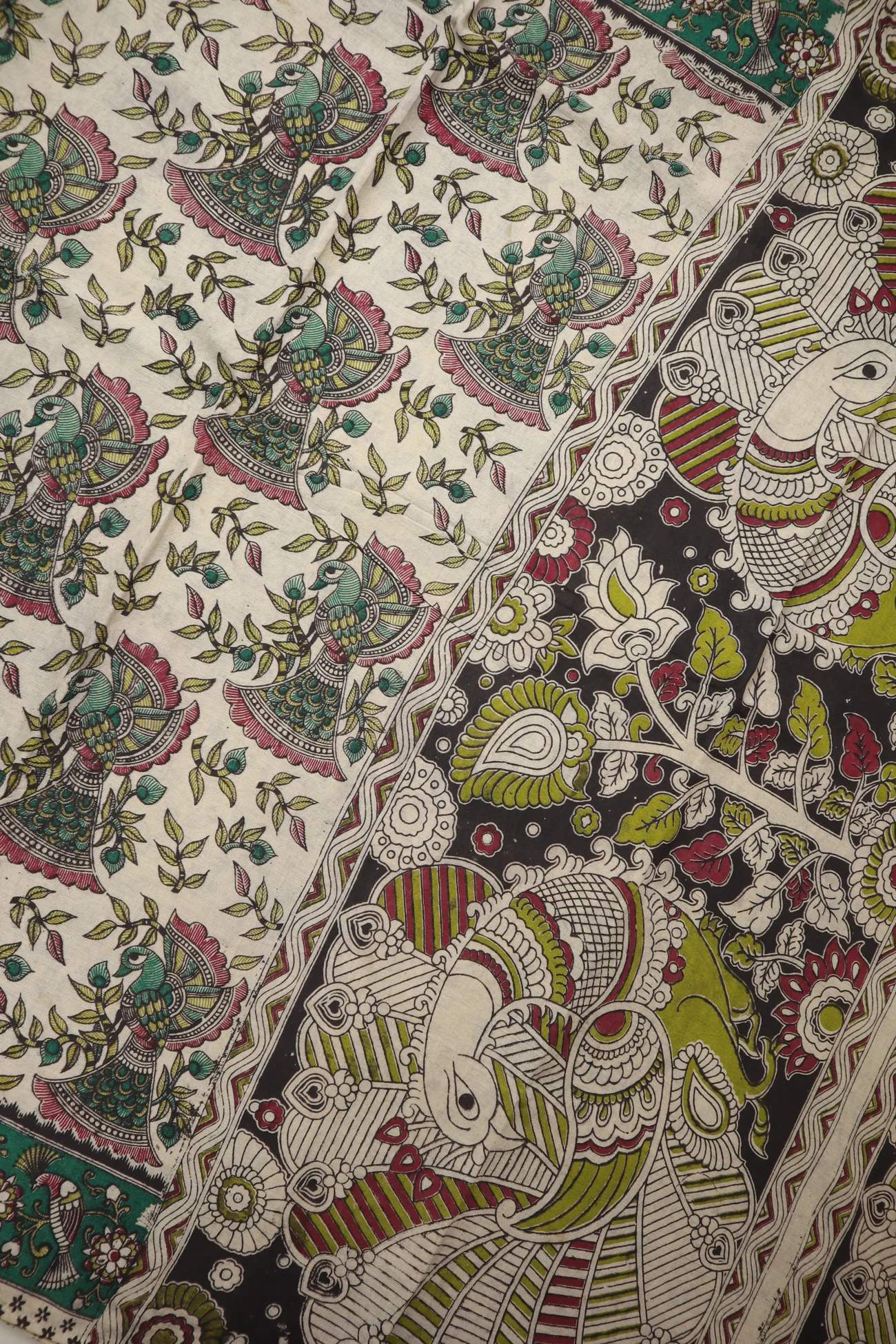 off-white-flower-peacock-kalamkari-saree-kk001304-c