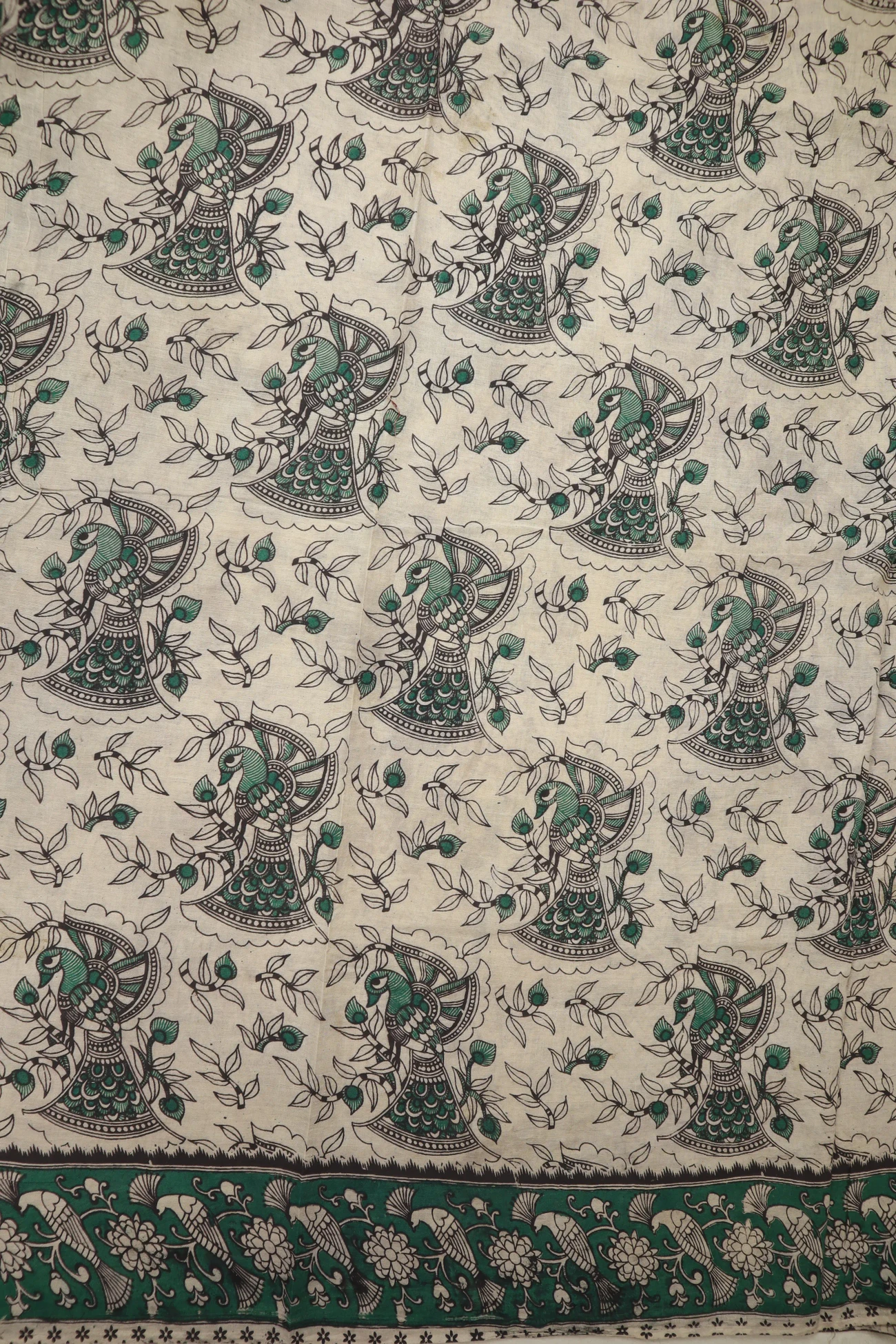 off-white-flower-peacock-kalamkari-saree-kk001304-d