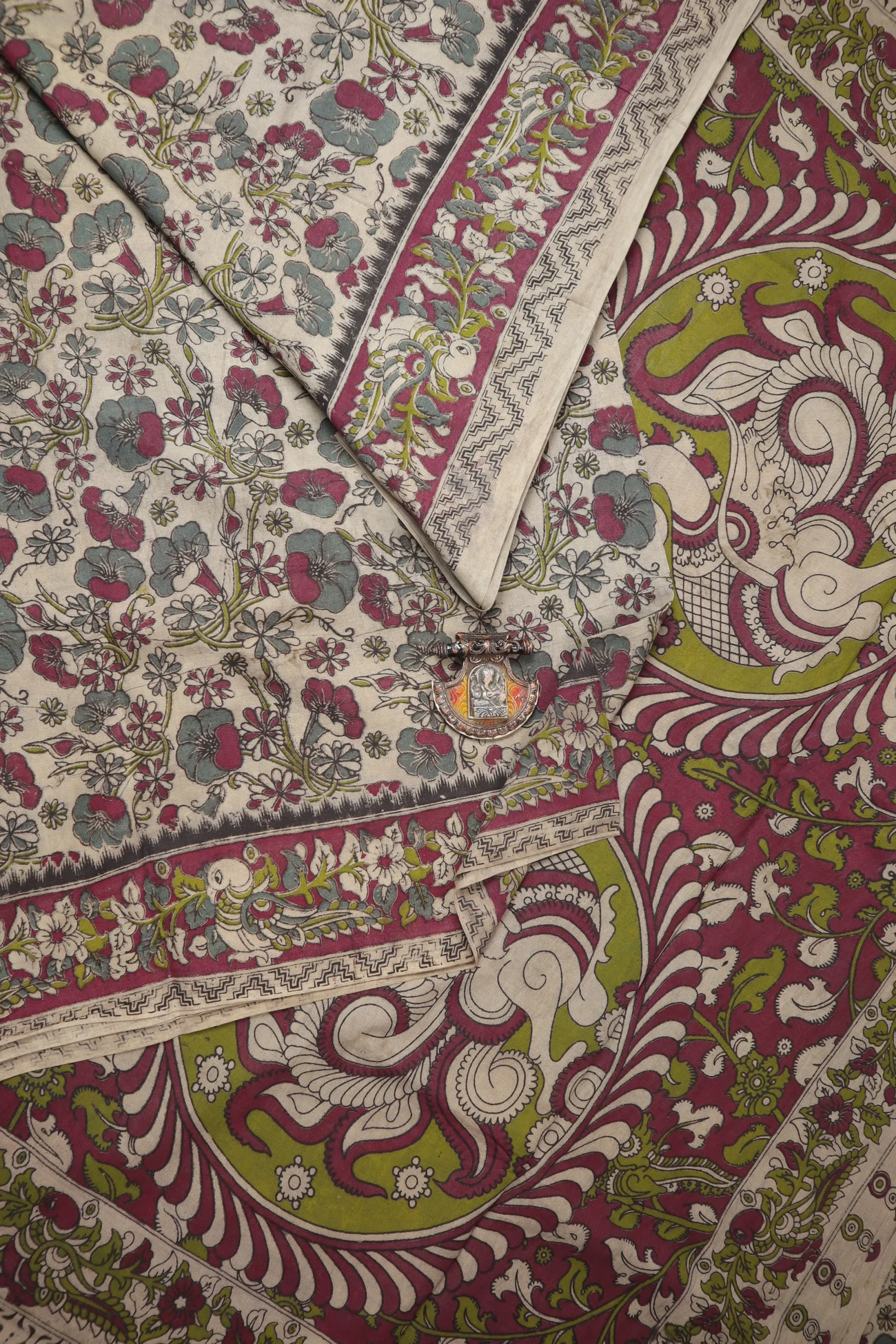 off-white-flower-peacock-kalamkari-saree-kk001370-a
