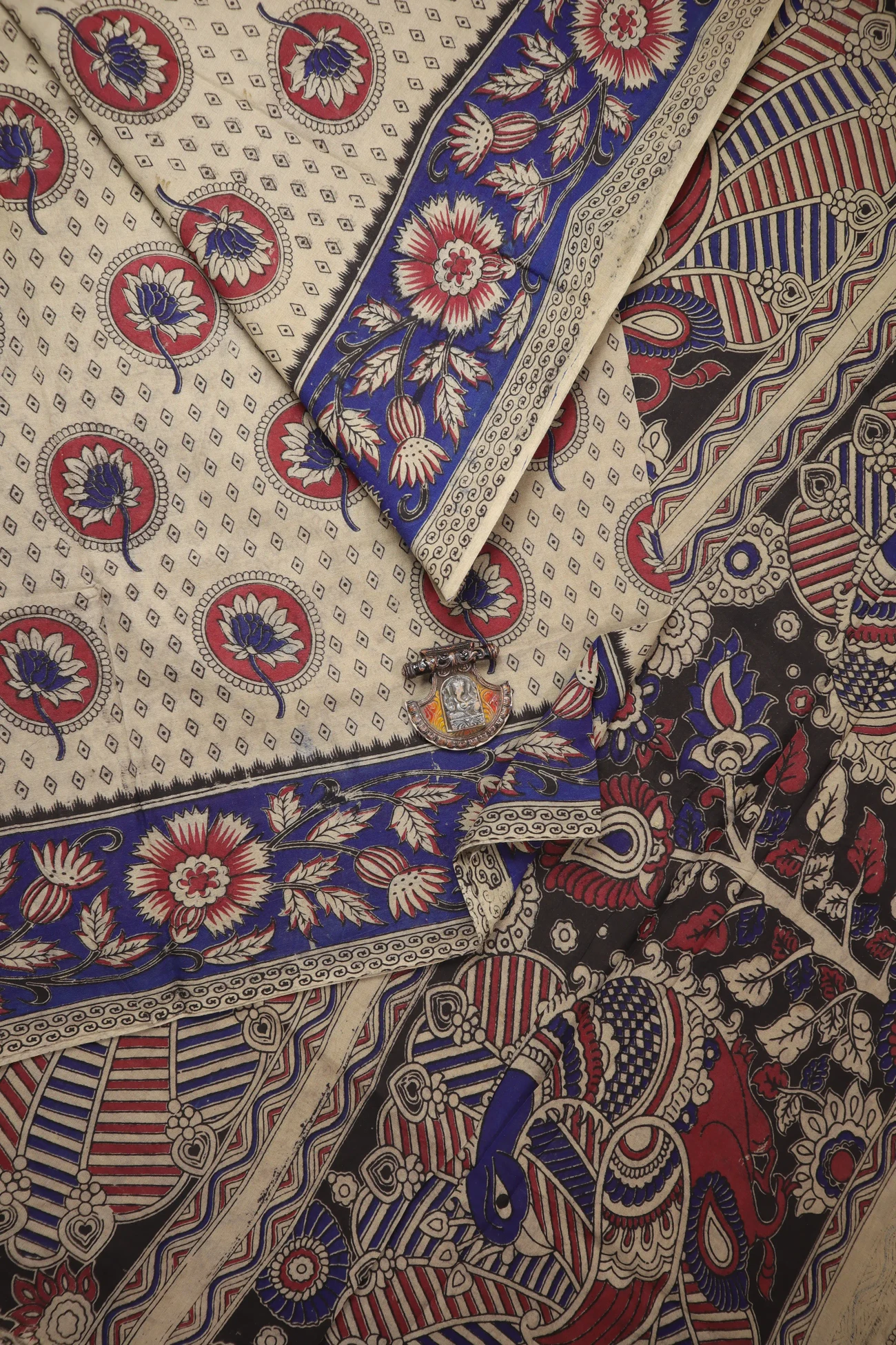 white-lotus-diamoned-kalamkari-saree-kk001329-a