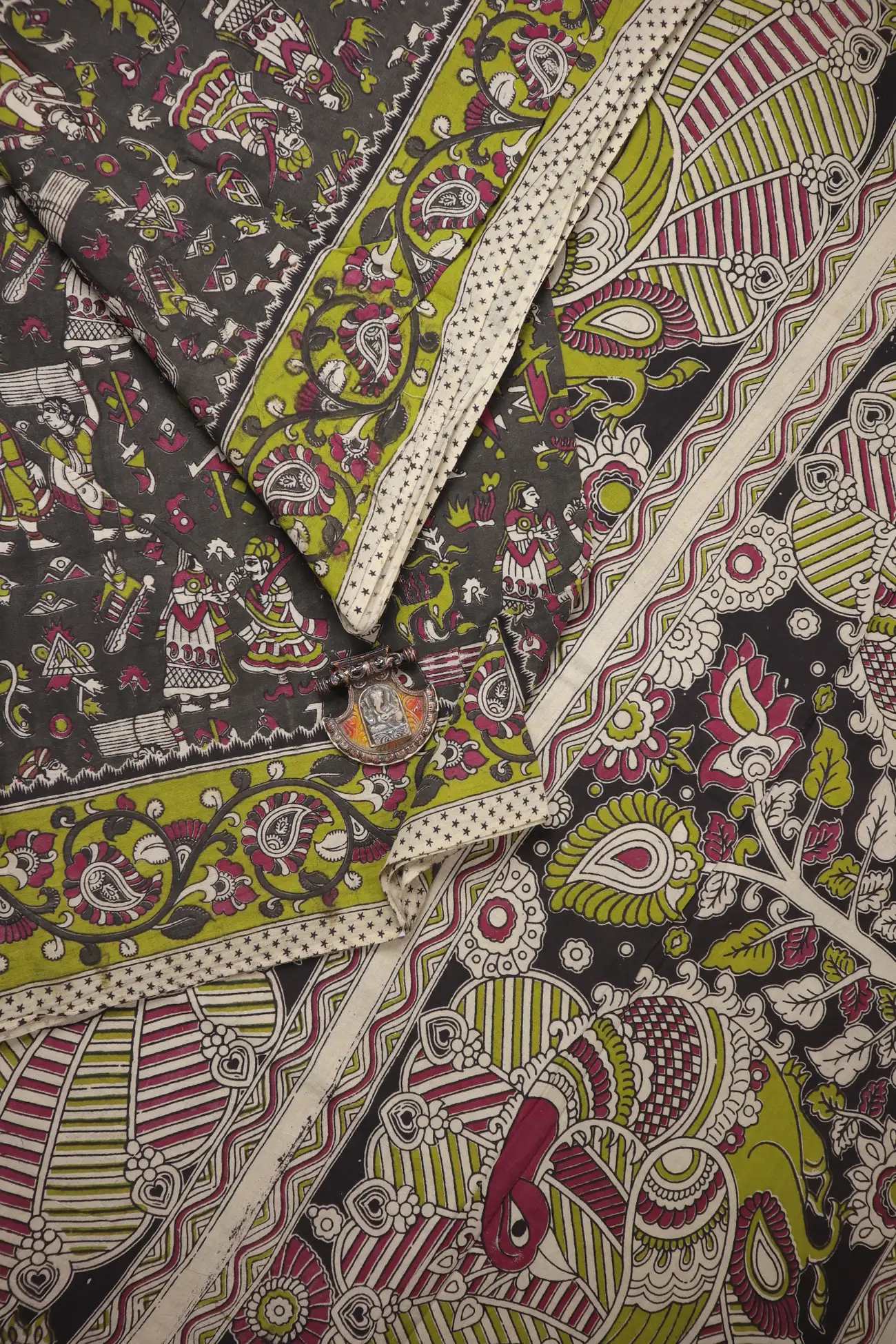 dark-olive-green-flower-kalamkari-saree-kk001290-a