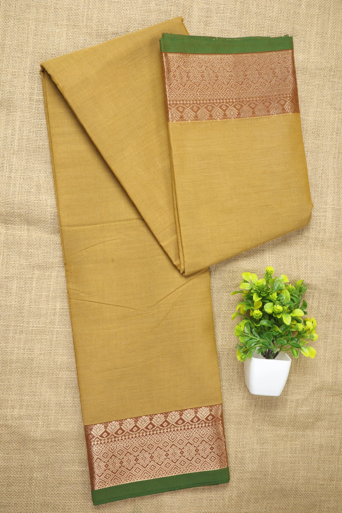 gold-flower-malarkodi-saree-mk008265-a