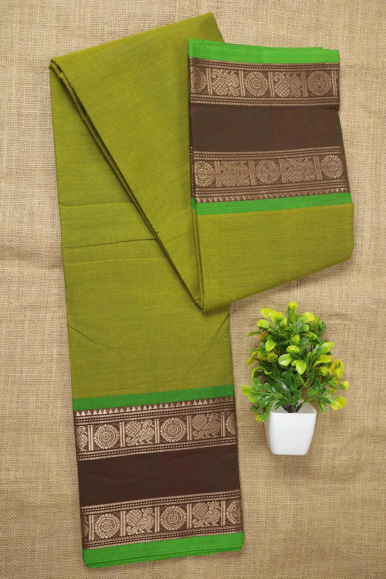 green-peacock-malarkodi-saree-mk008307-a