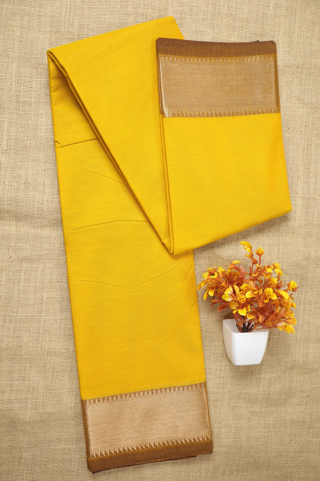 yellow-temple-malarkodi-saree-mk008327-a
