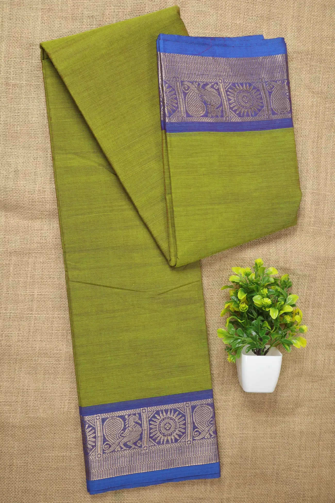 green-peacock-malarkodi-saree-mk008257-a