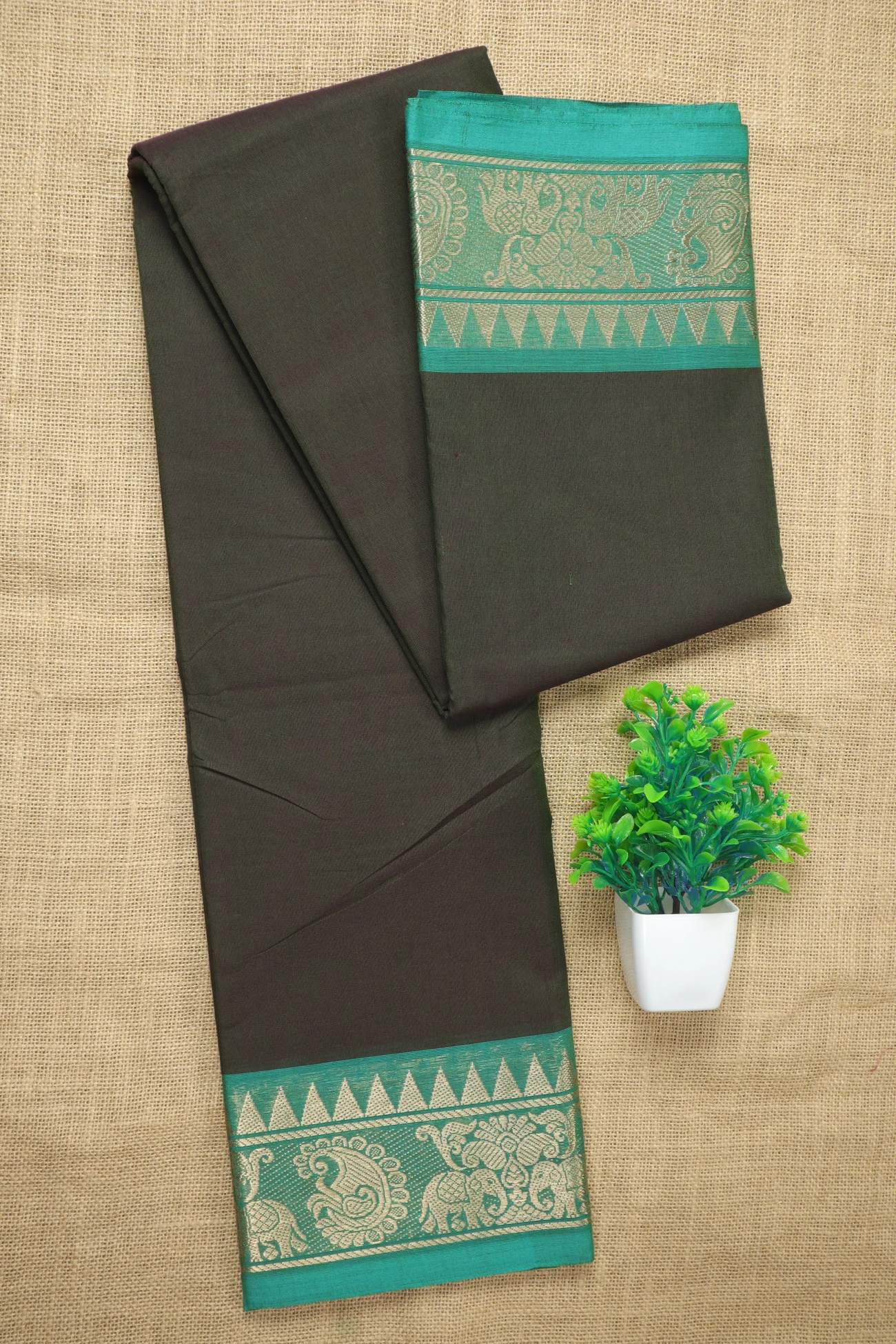 coffee-brown-temple-malarkodi-saree-mk008329-a