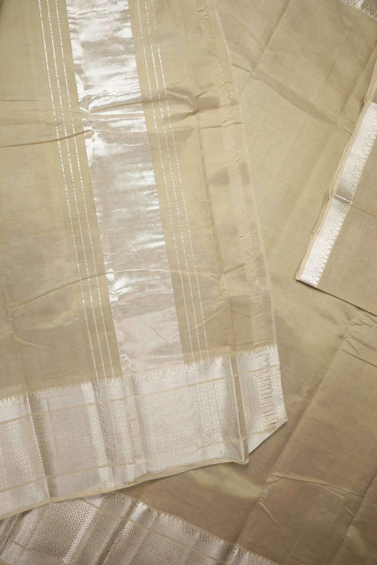 ivory-flower-mangalagiri-silk-cotton-mls000621-c