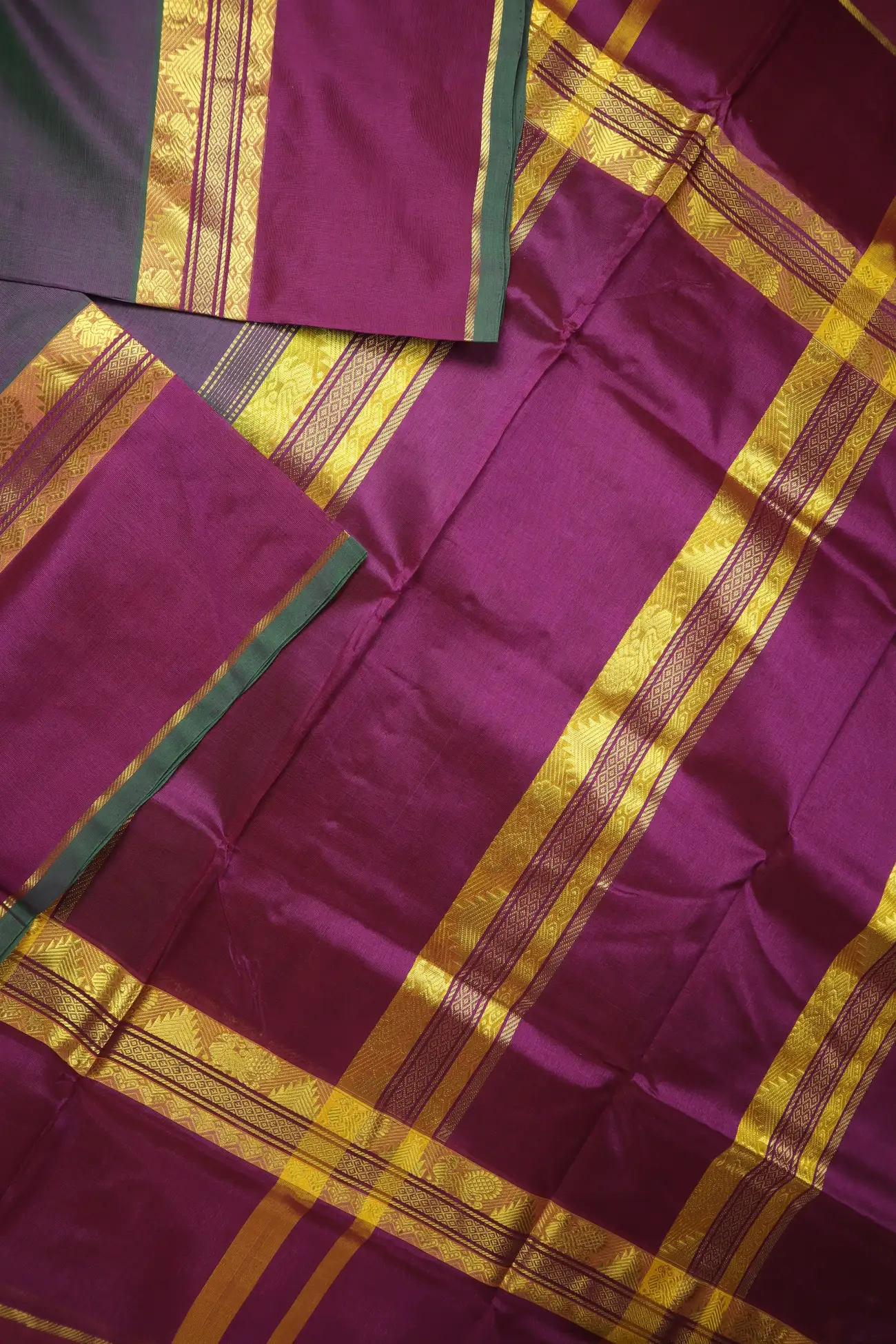 purple-peacock-temple-kanchi-silk-cotton-saree-sc003053-b