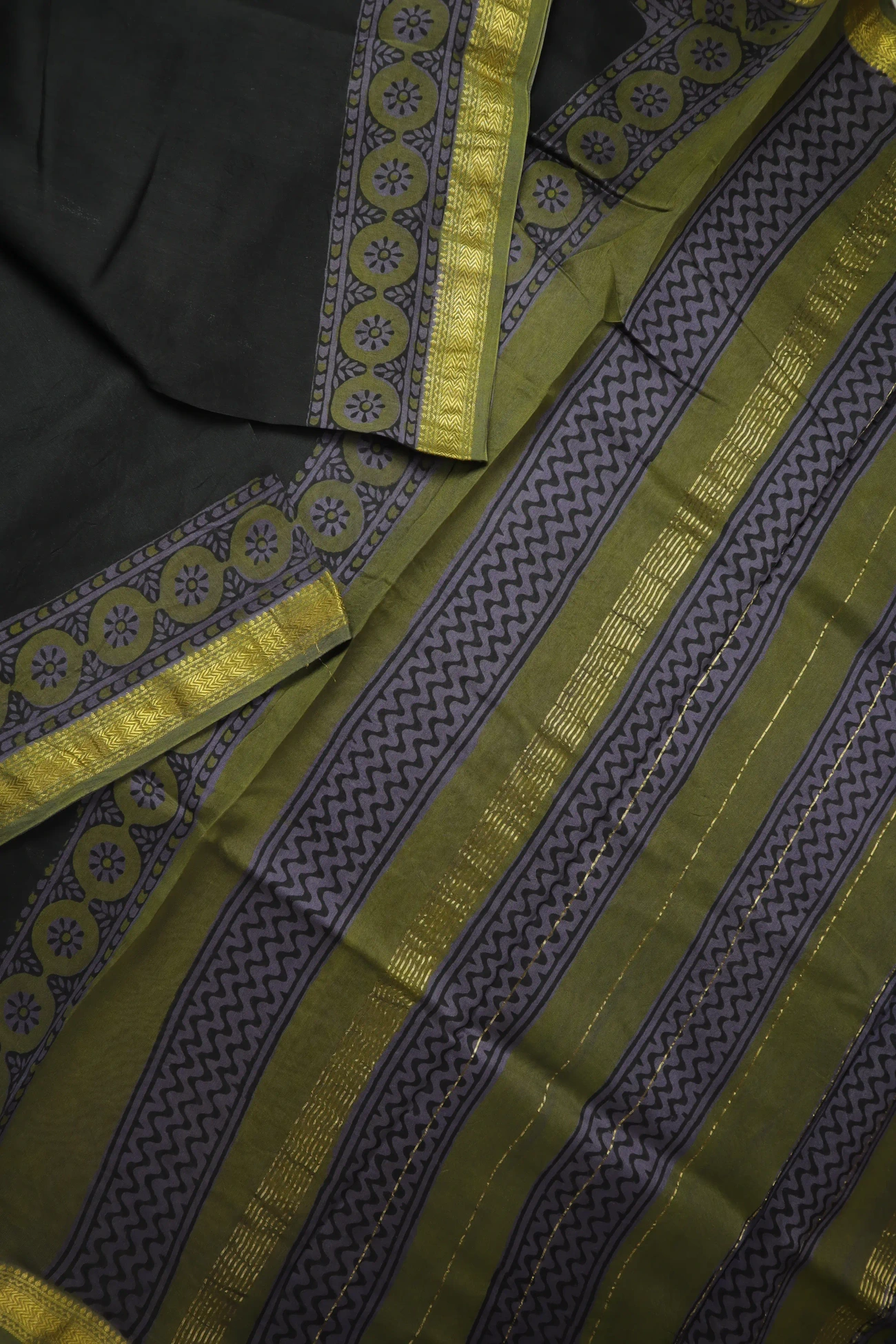 black-flower-maheshwari-silk-cotton-mh000327-b