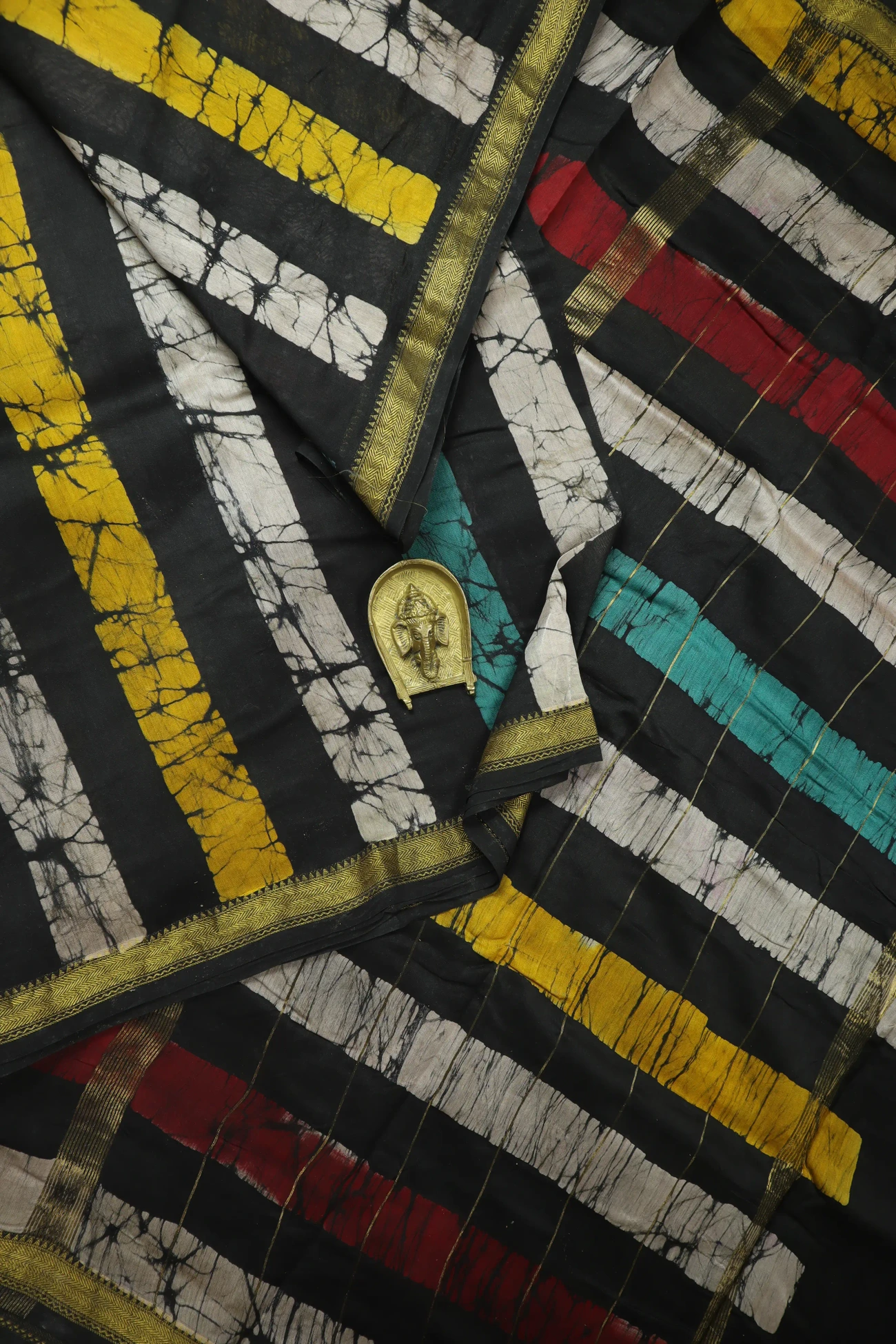 black-vertical-stripes-maheshwari-silk-cotton-mh000329-a