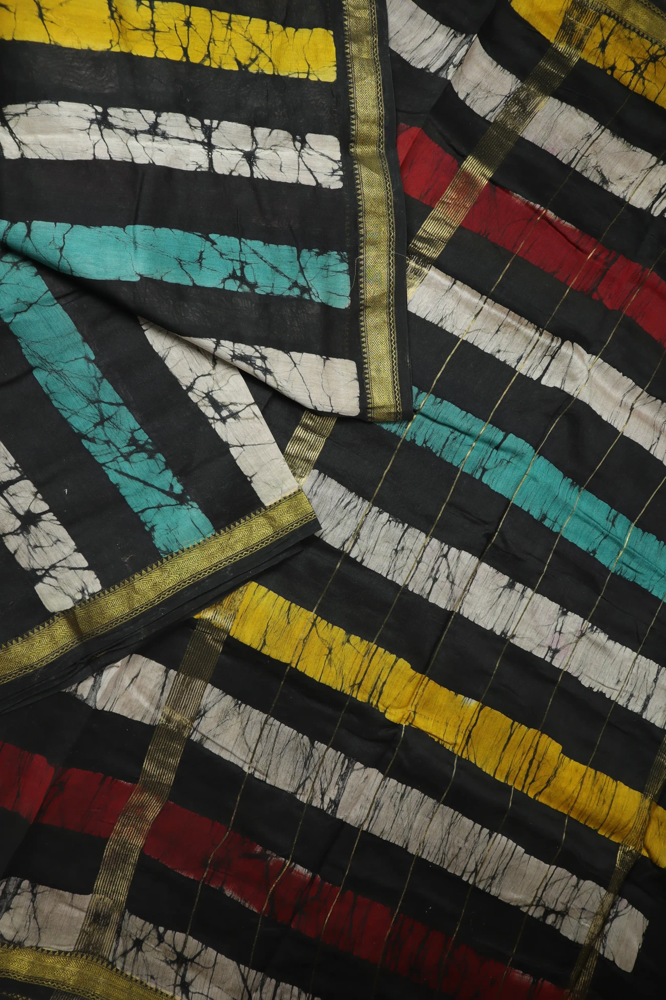 black-vertical-stripes-maheshwari-silk-cotton-mh000329-b