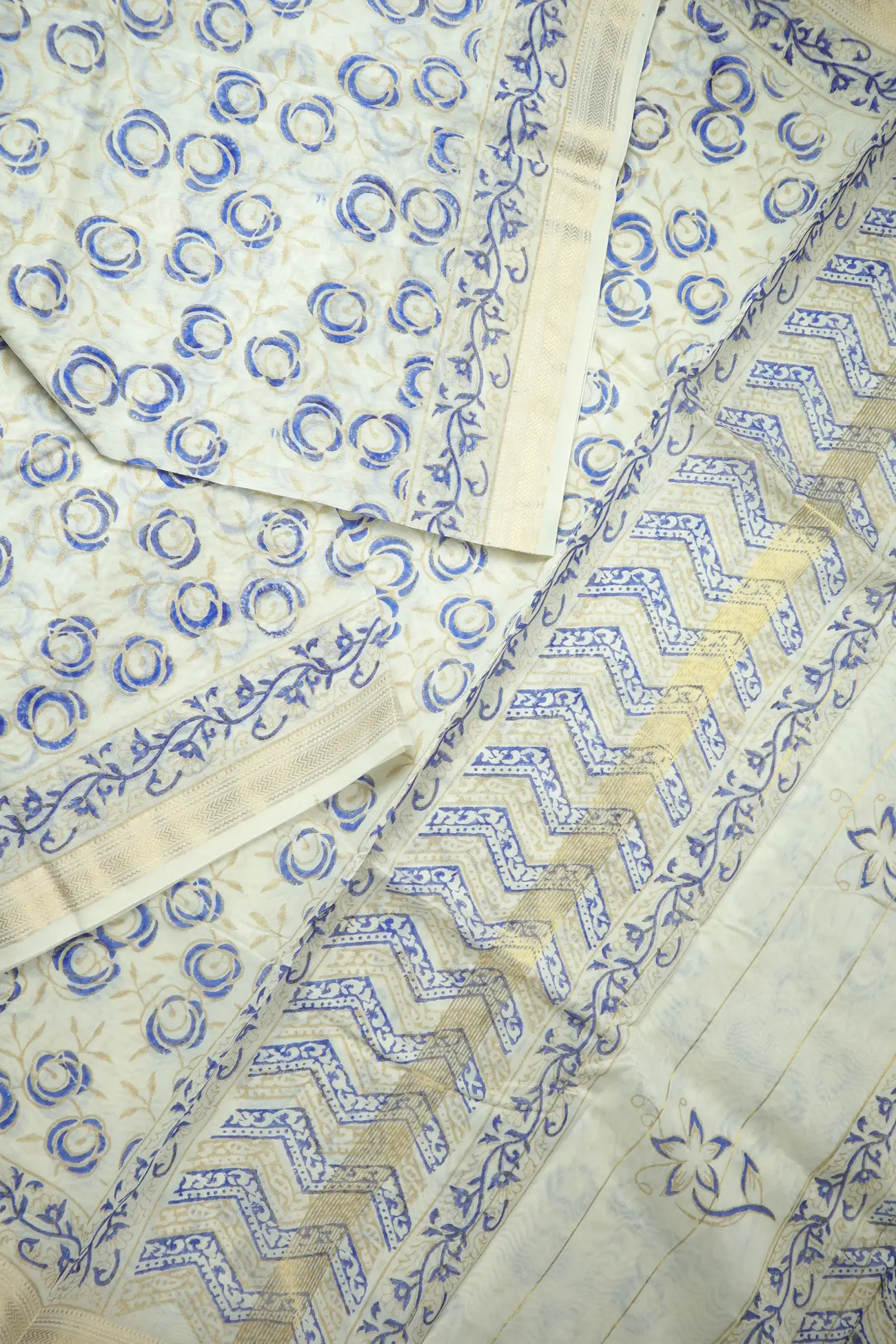 white-flower-maheshwari-silk-cotton-mh000305-b