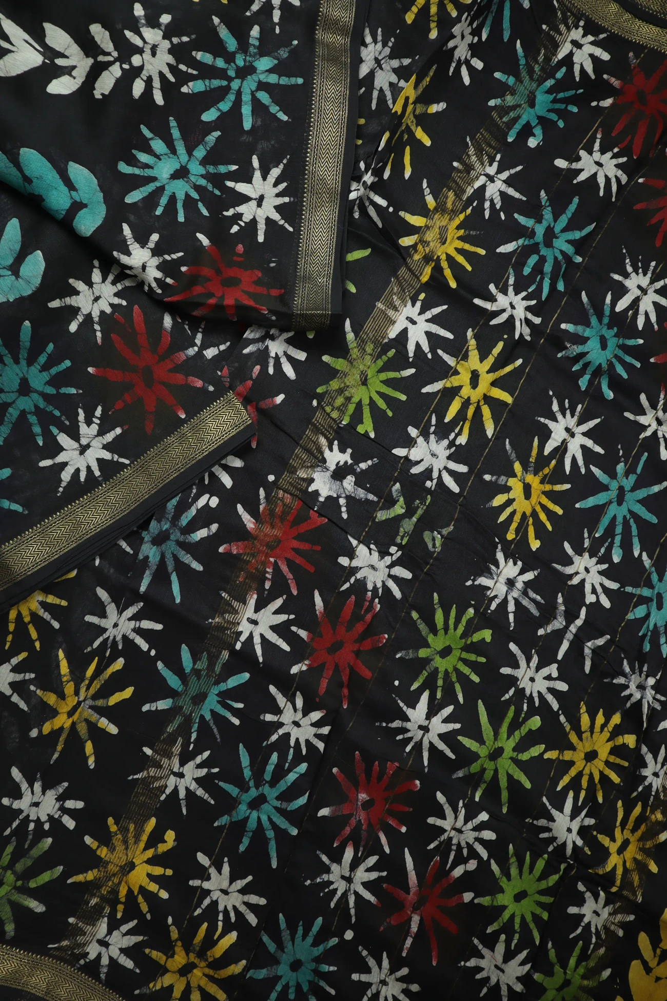black-flower-maheshwari-silk-cotton-mh000339-b