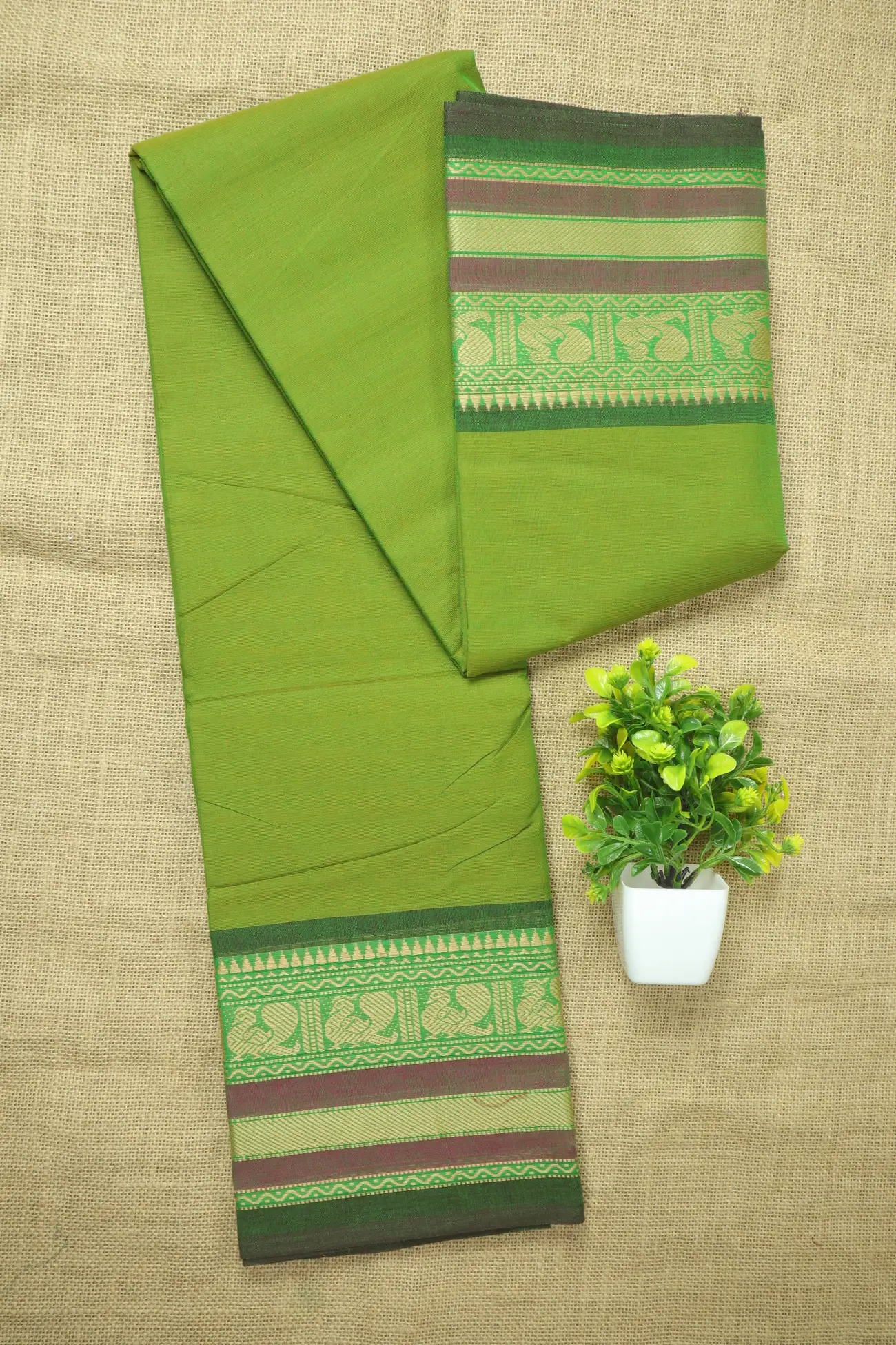 green-peacock-malarkodi-saree-mk008352-a