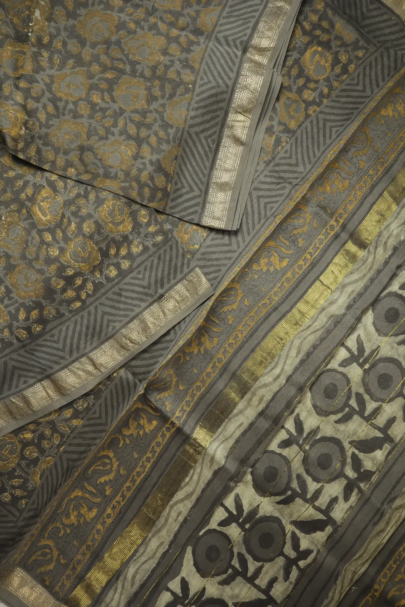dark-gray-flower-maheshwari-silk-cotton-mh000343-b