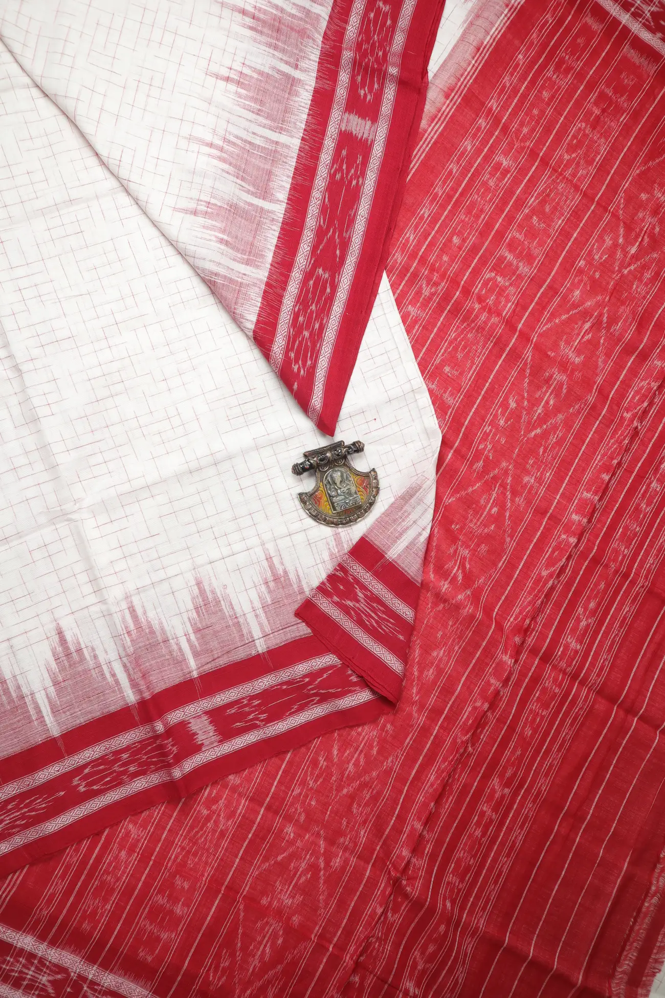 off-white-ikat-temple-pochampally-saree-is001414-a