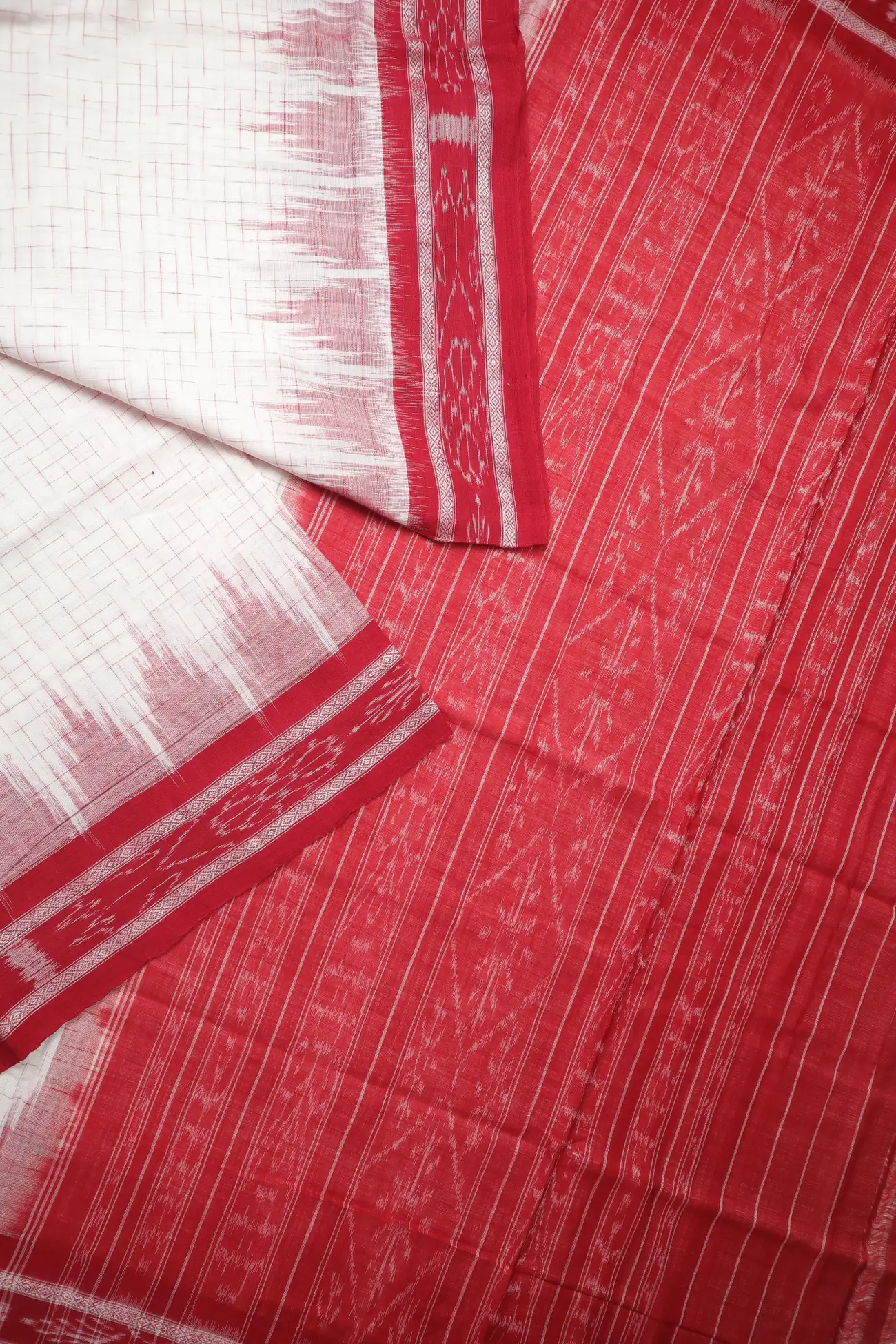 off-white-ikat-temple-pochampally-saree-is001414-b
