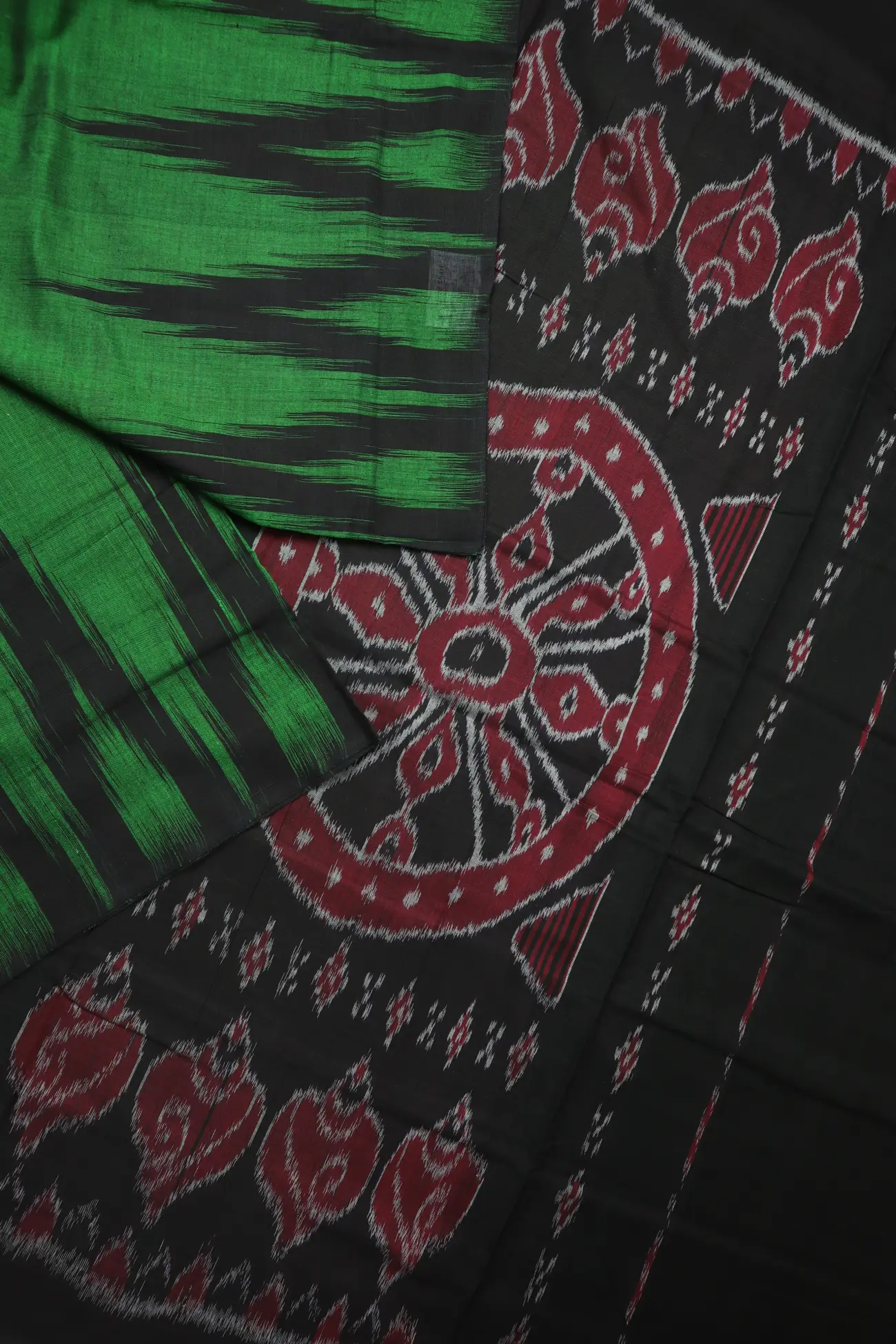 green-temple-pochampally-saree-is001406-b