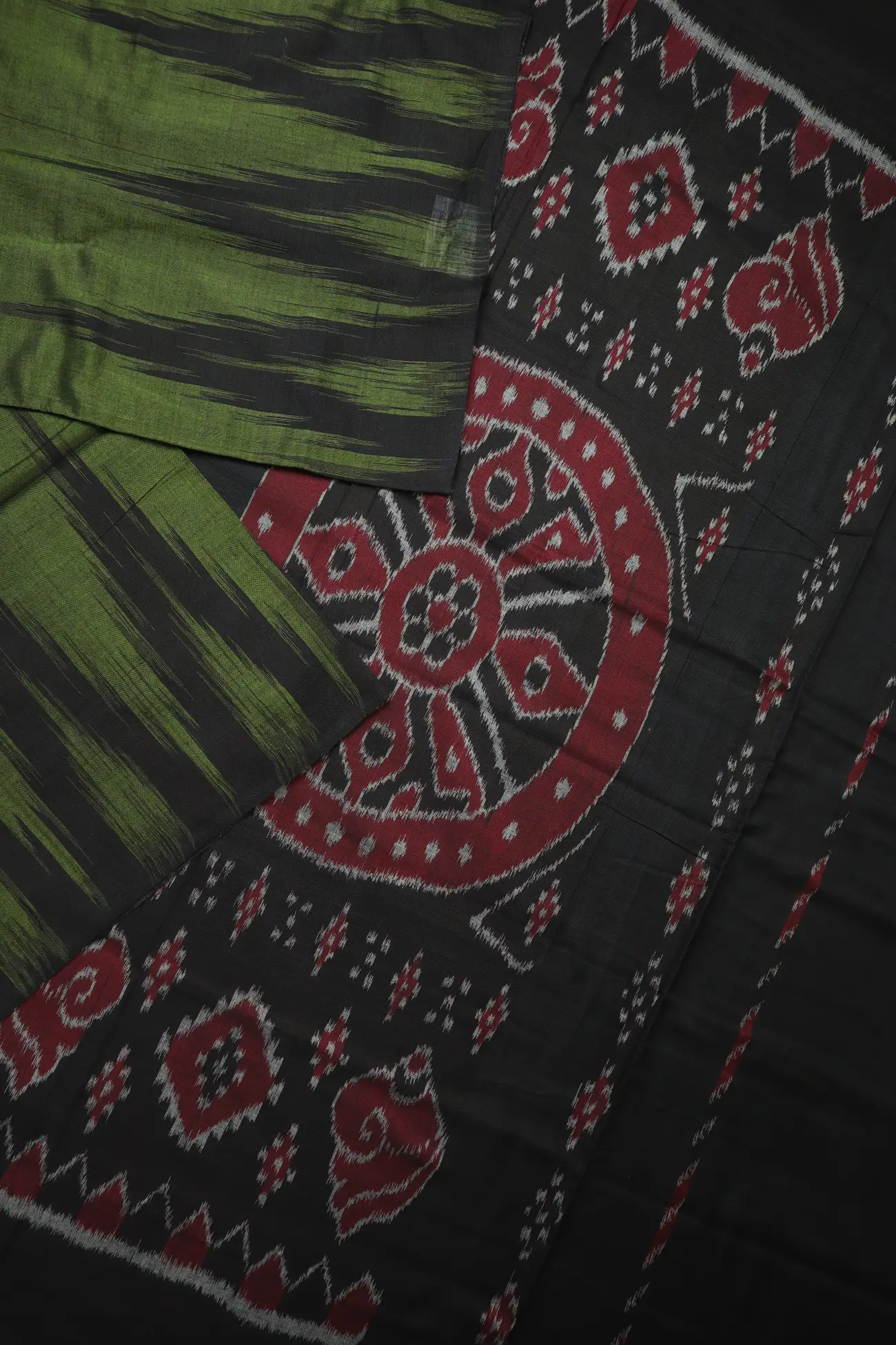 green-temple-pochampally-saree-is001412-b