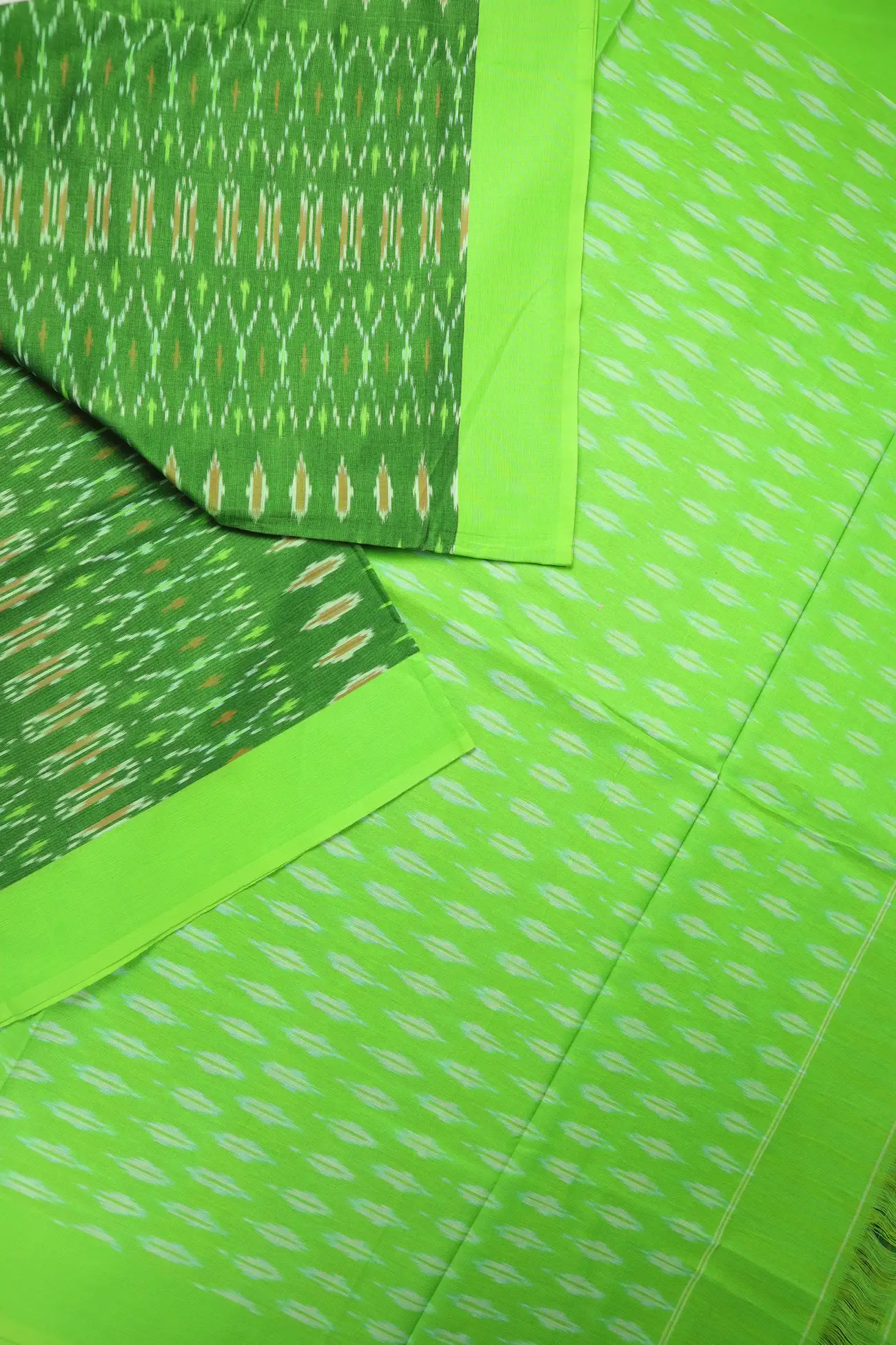 green-ikat-ikat-saree-is001429-b