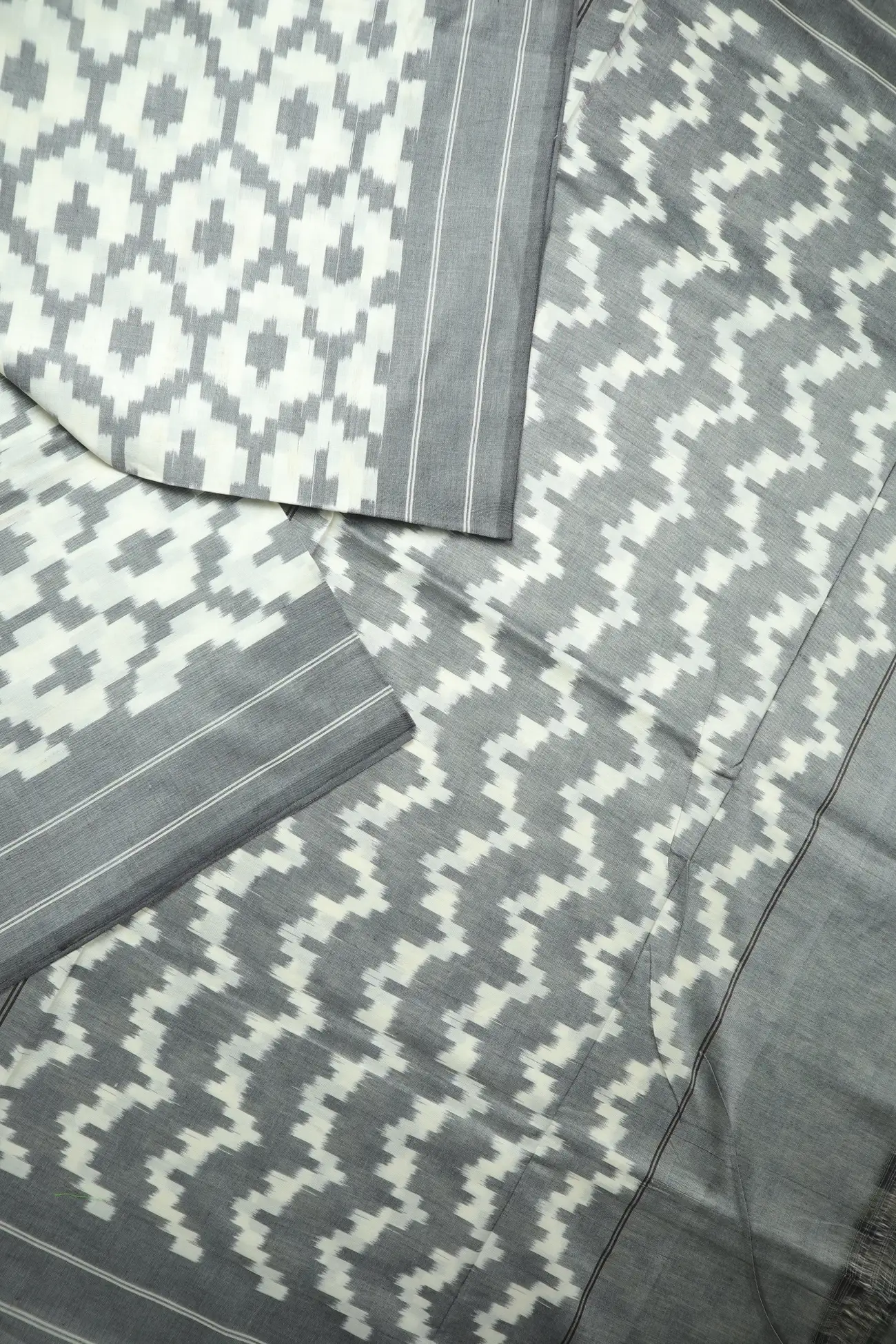 white-ikat-ikat-saree-is001433-b