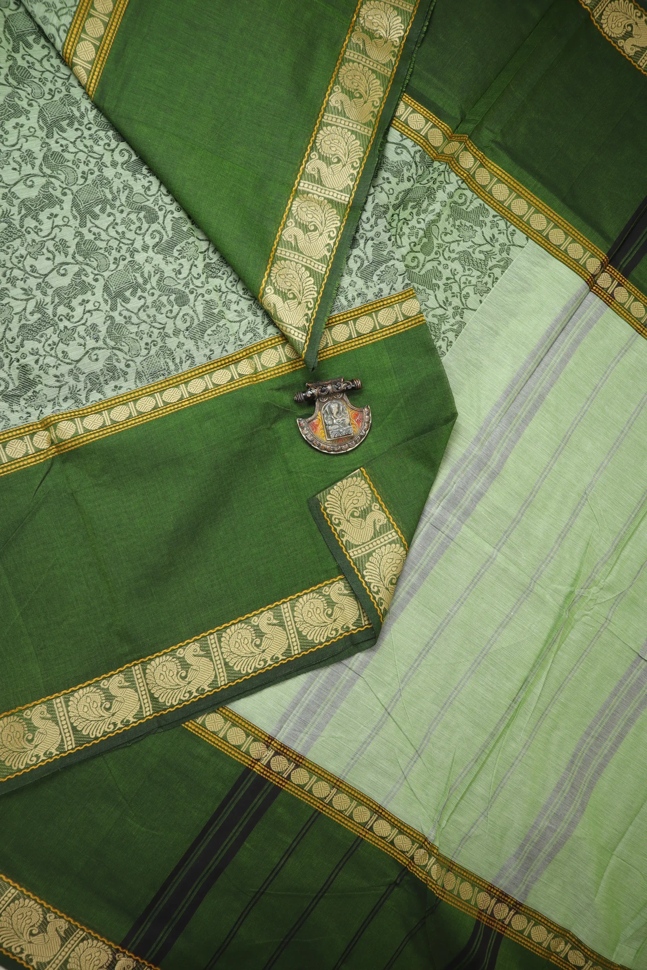 light-green-vanasingaram-kanchi-cotton-saree-uu005540-a