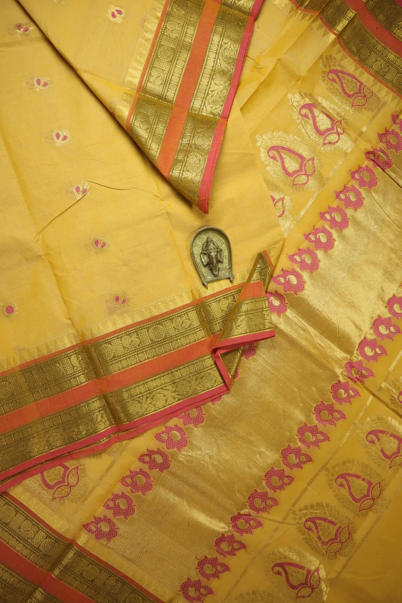 navajo-white-flower-kanchi-cotton-saree-uu005574-a