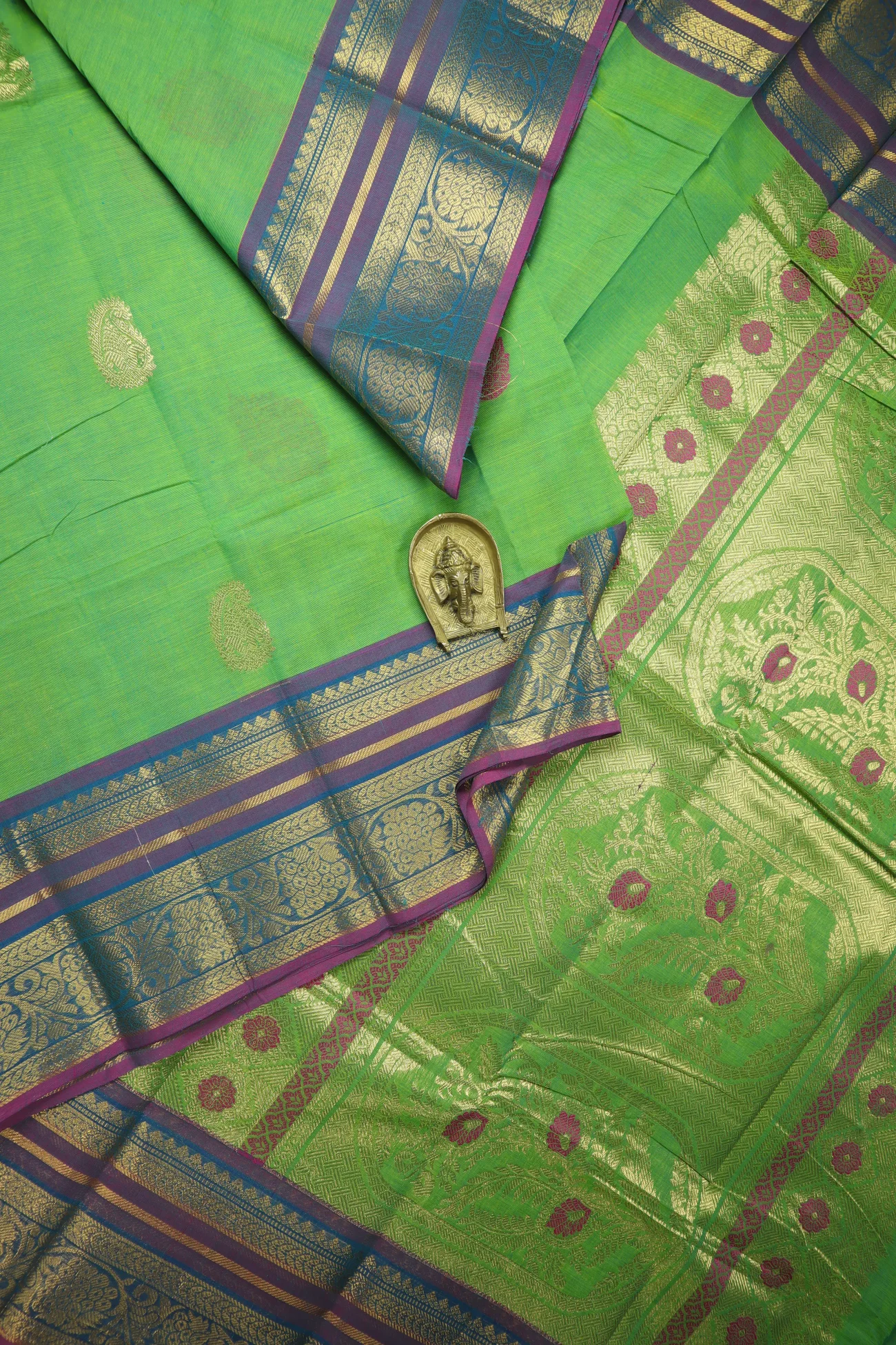 light-green-mango-flower-kanchi-cotton-saree-uu005582-a